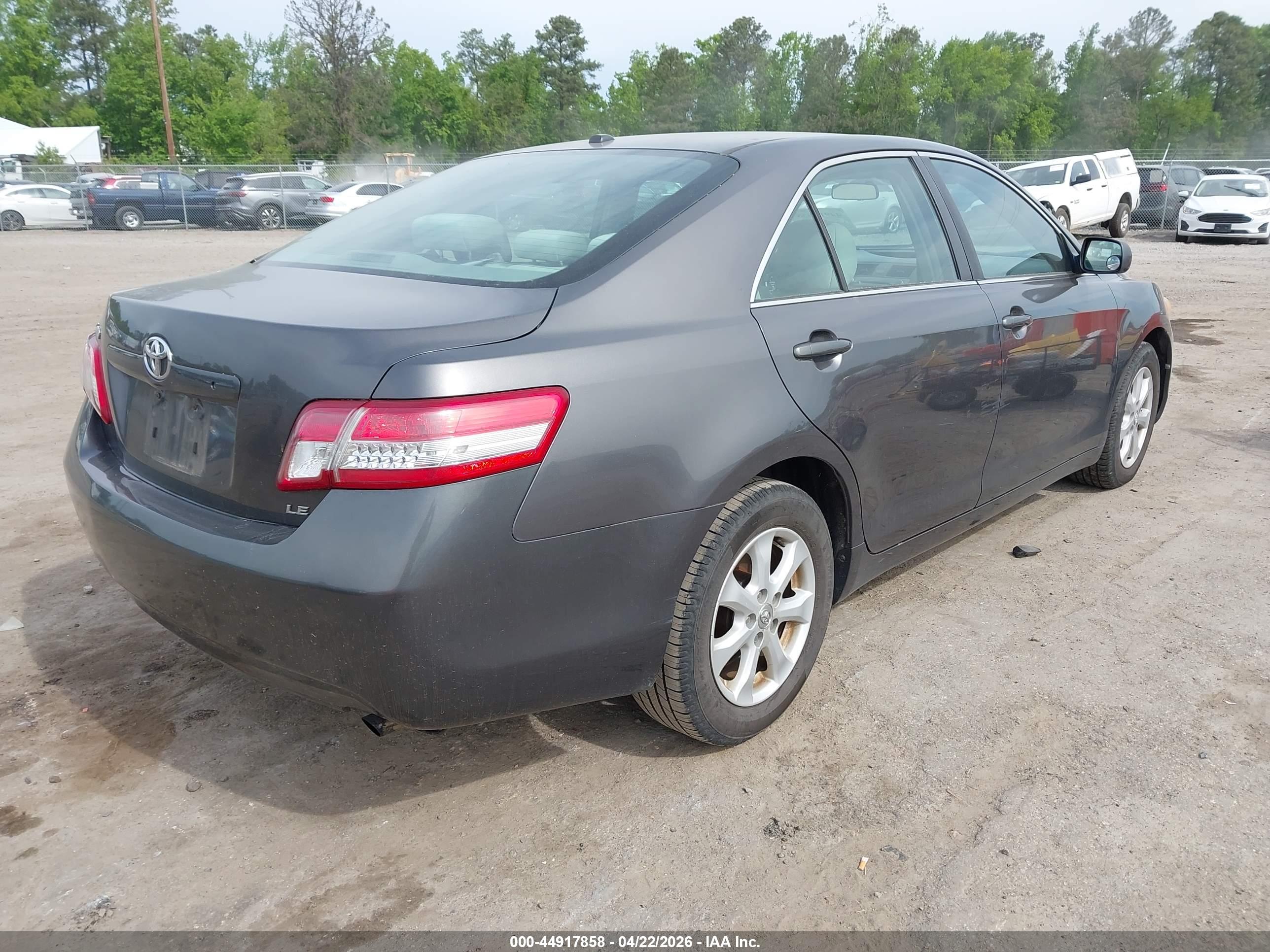 TOYOTA CAMRY image 4