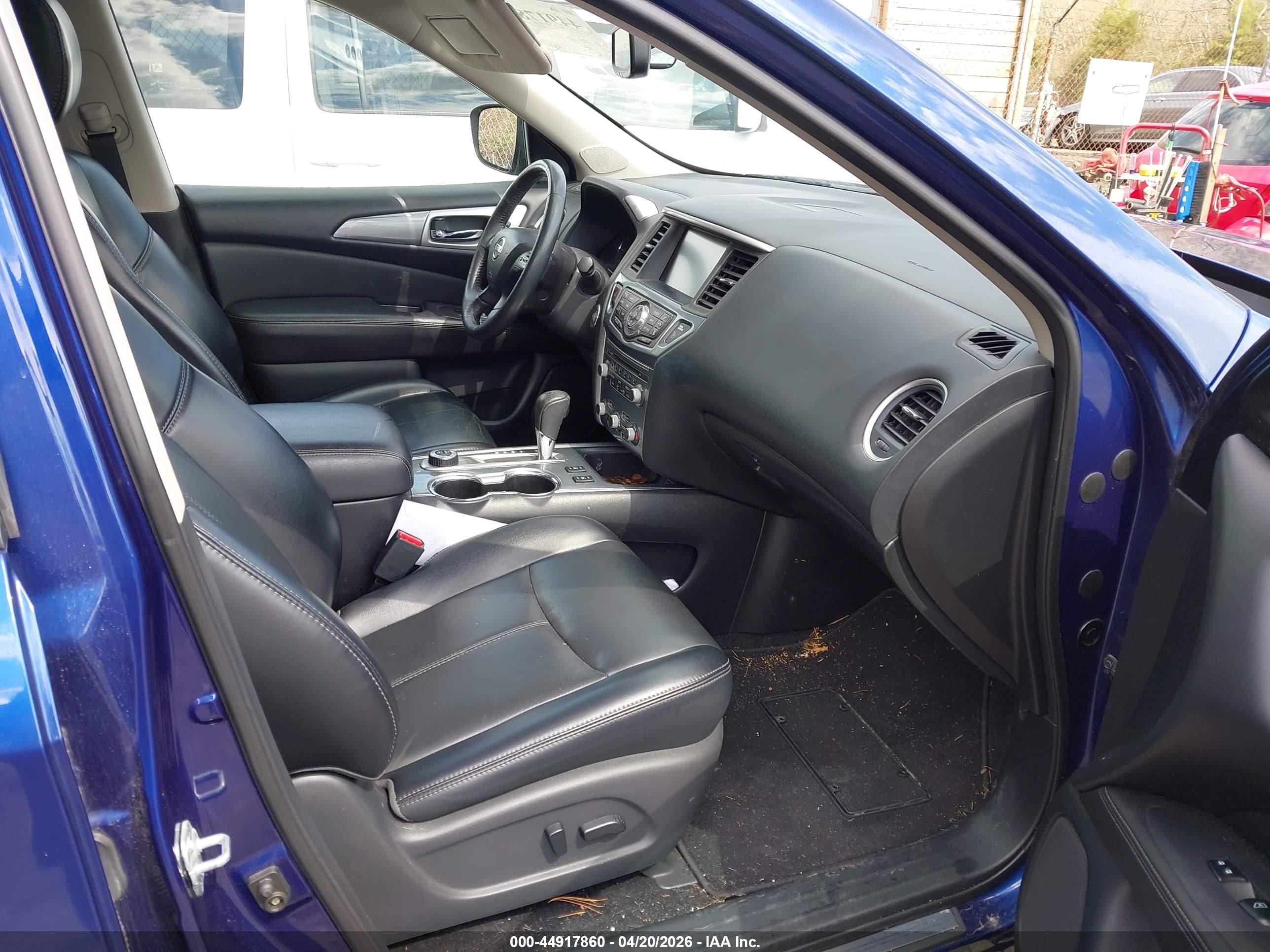 NISSAN PATHFINDER image 5