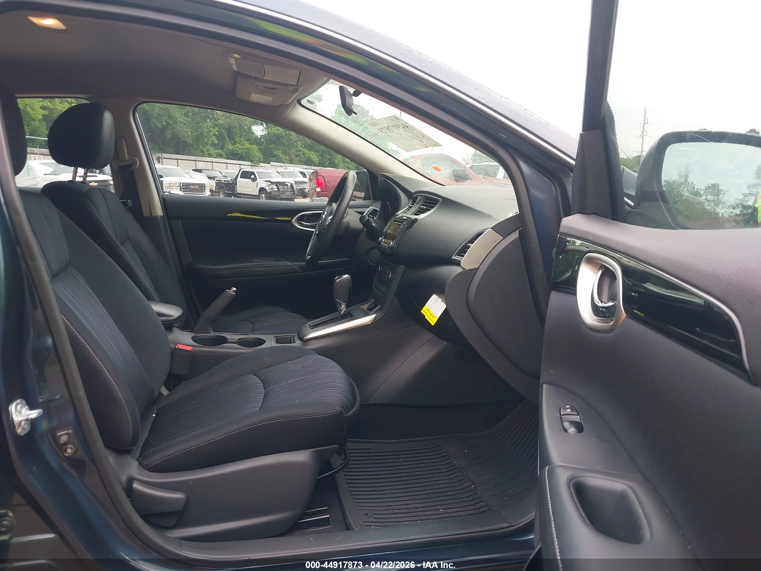 NISSAN SENTRA image 5