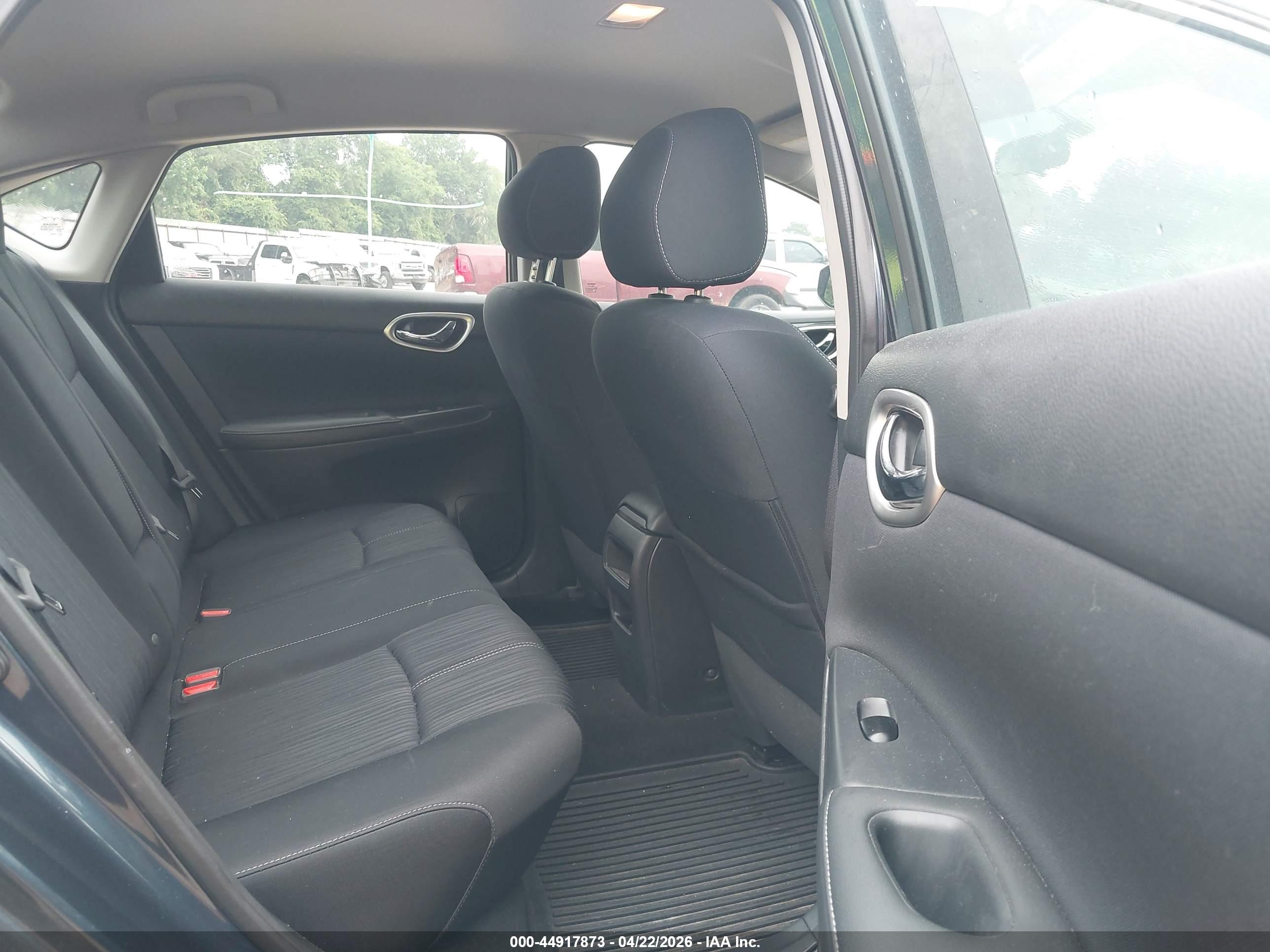 NISSAN SENTRA image 8