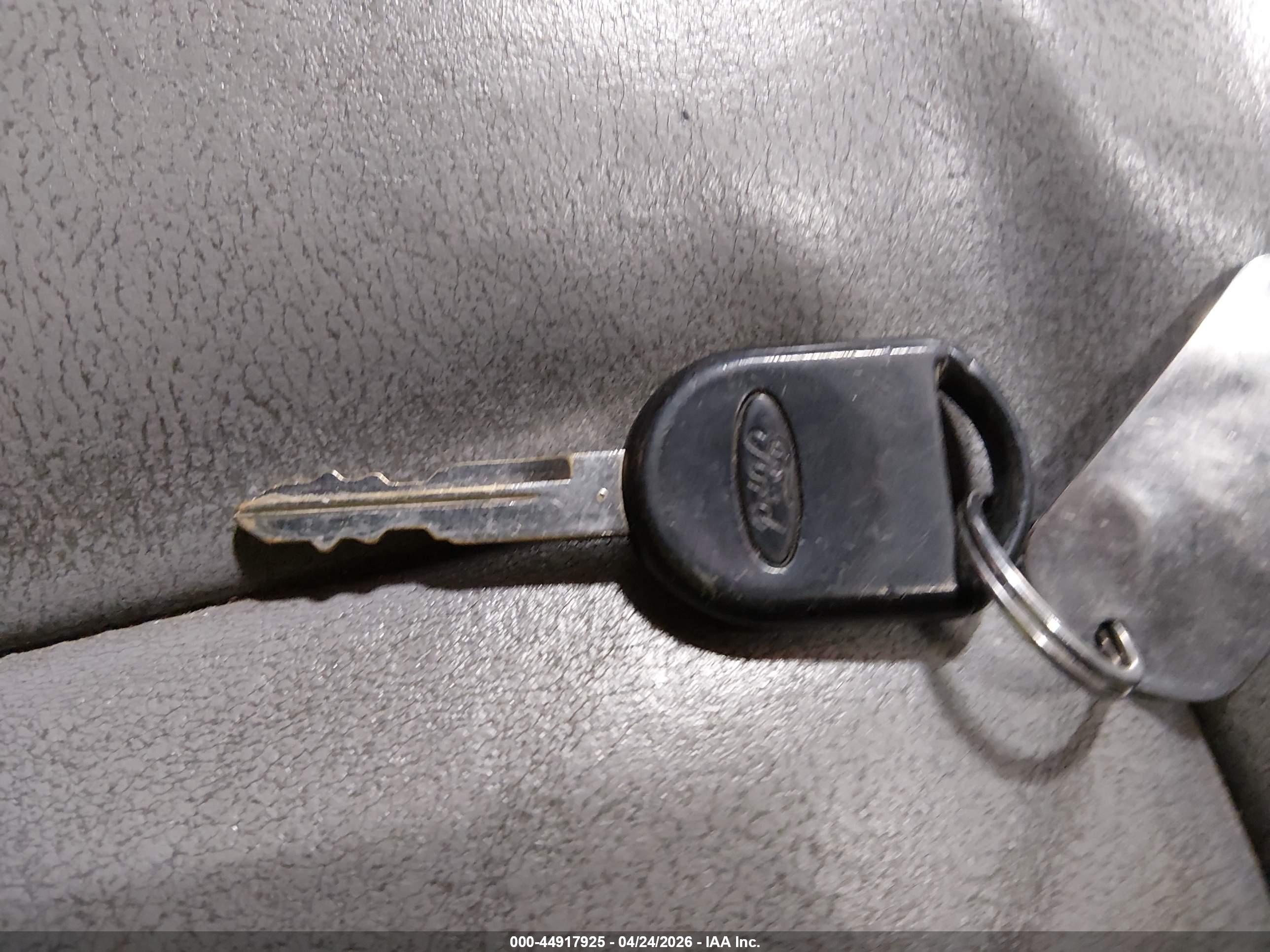 FORD EXPLORER image 11
