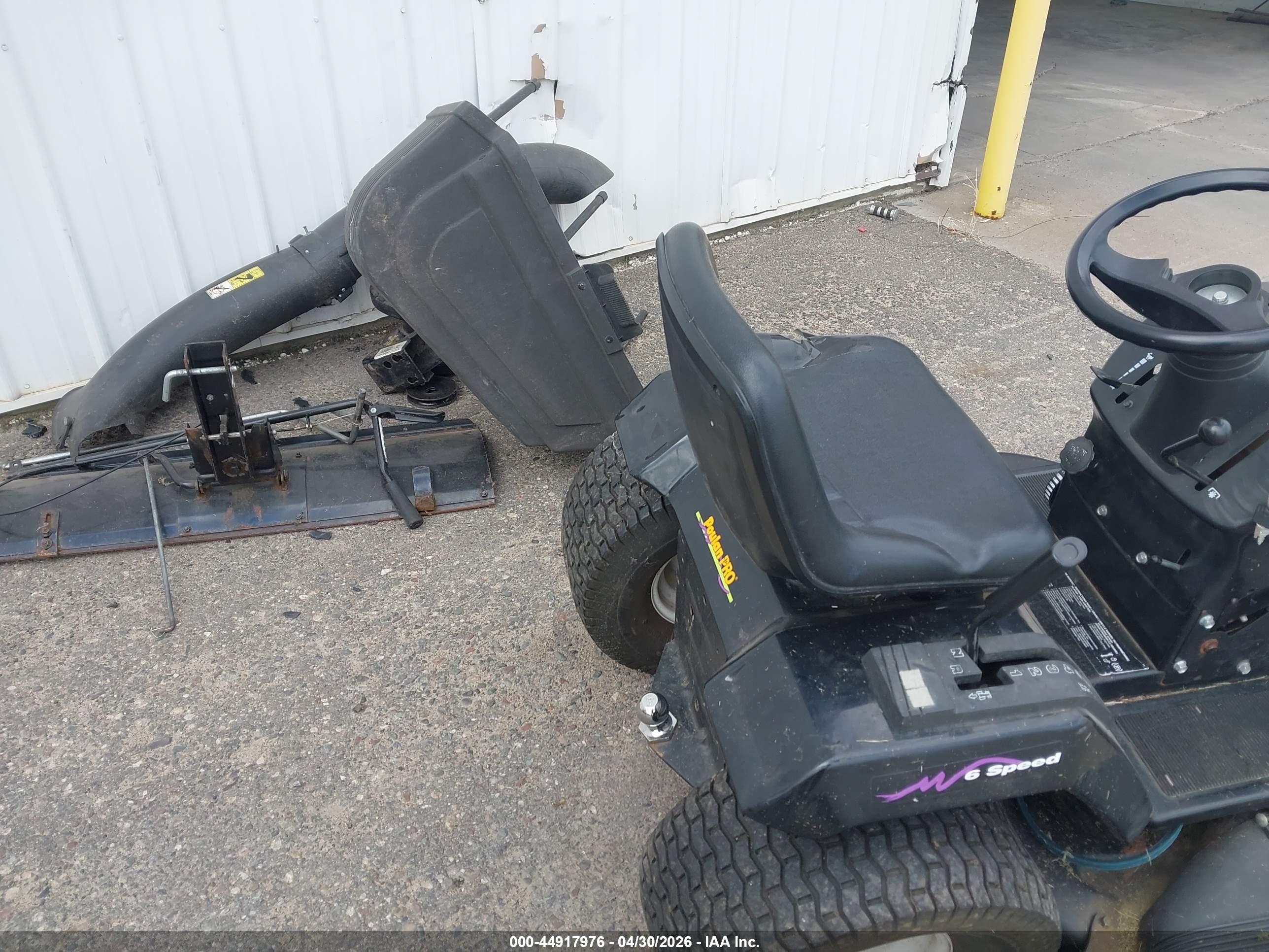 POULAN LAWNMOWER image 8