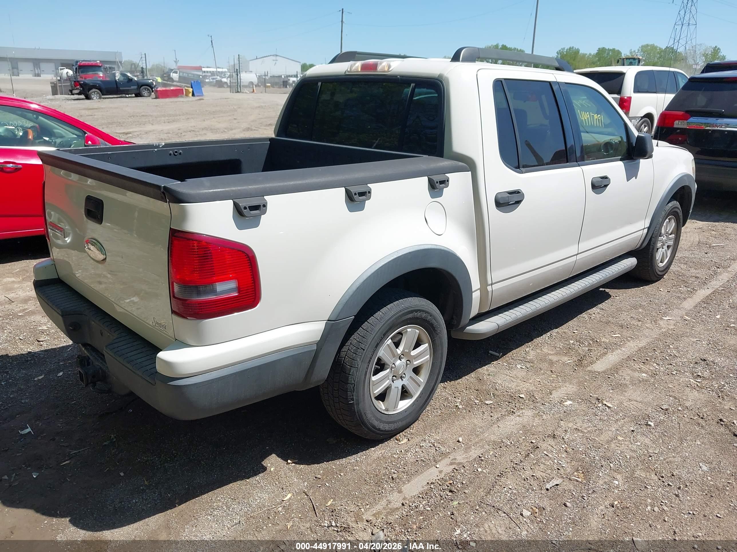 FORD EXPLORER image 4