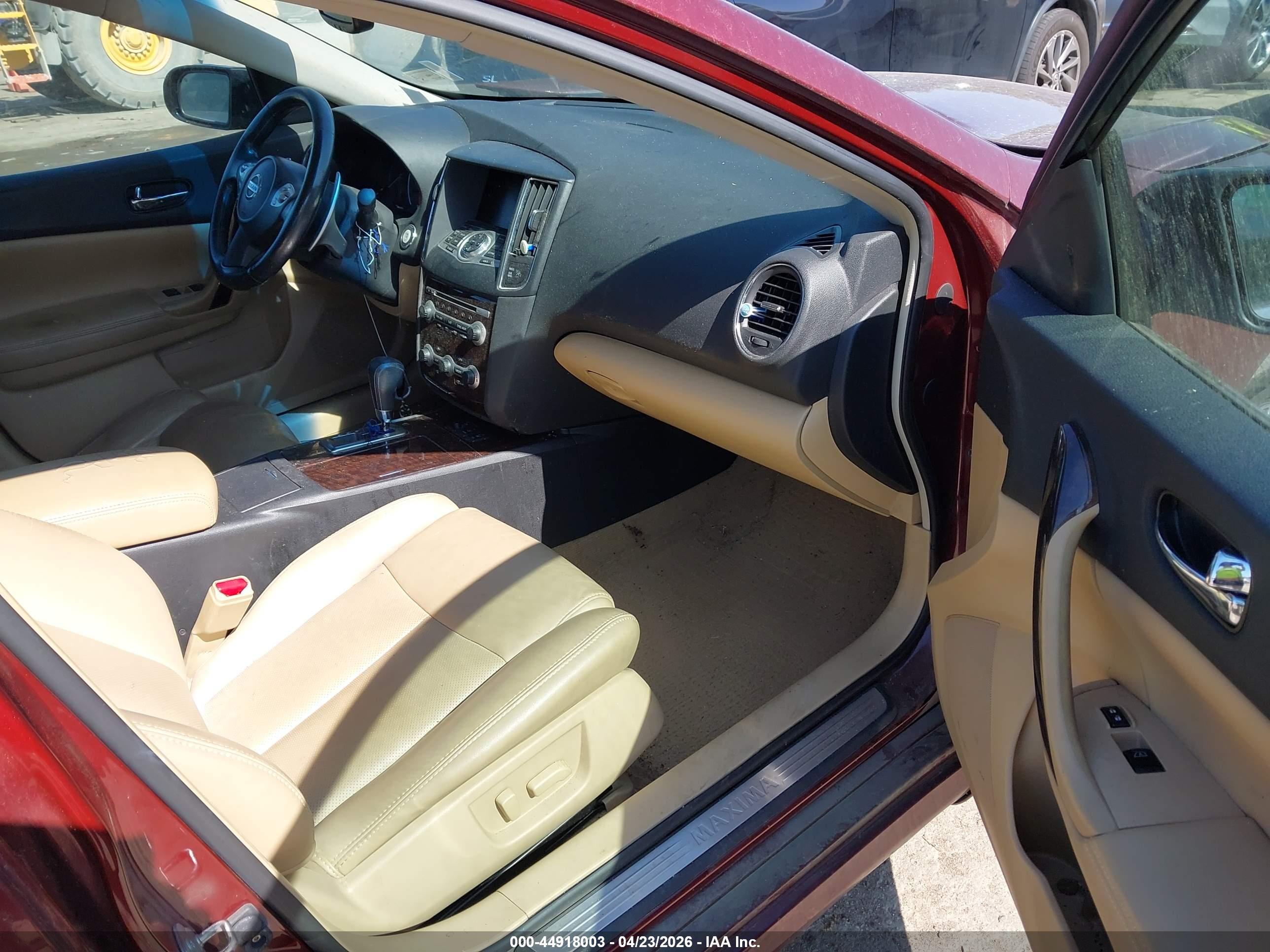 NISSAN MAXIMA image 5