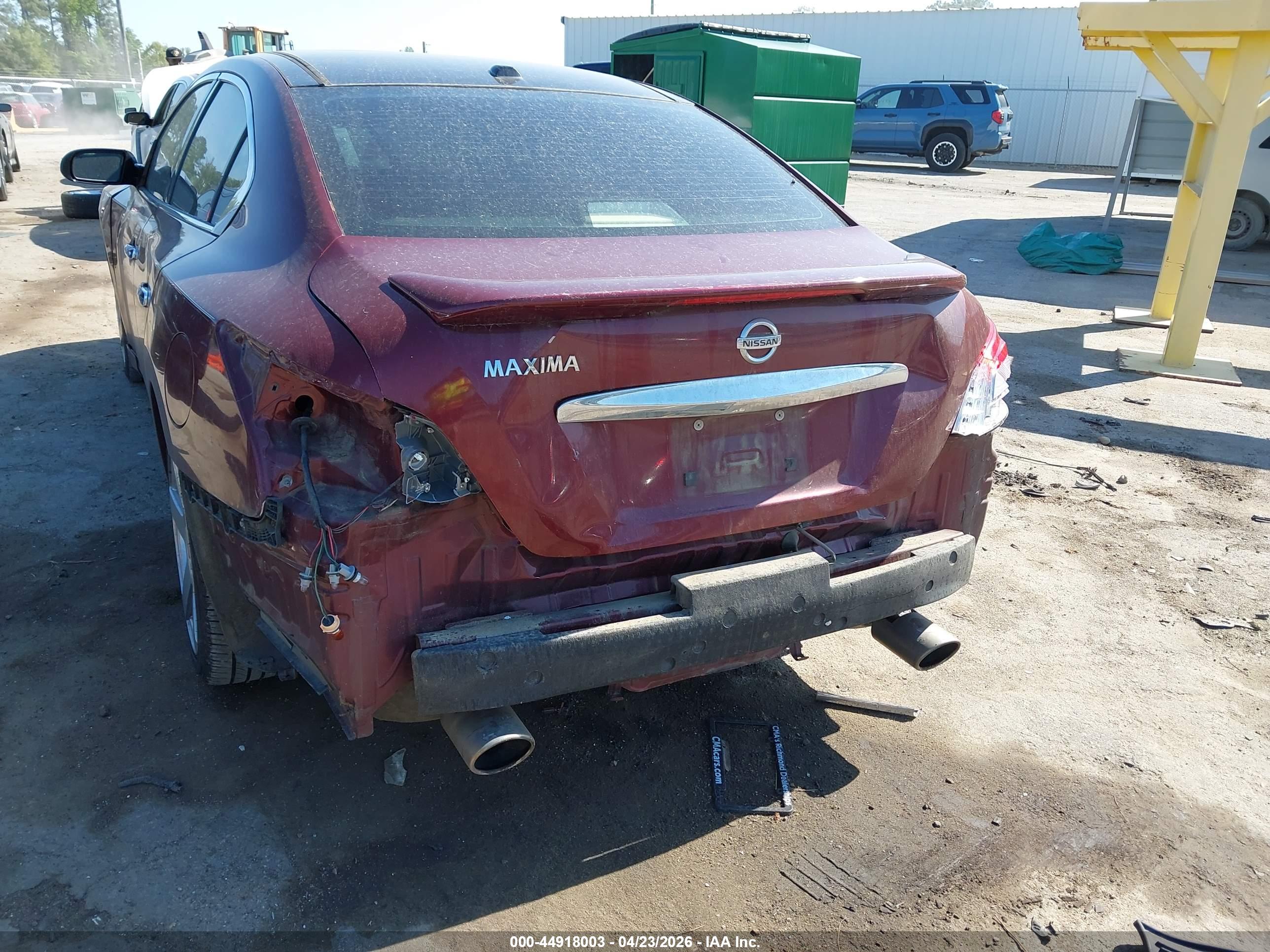 NISSAN MAXIMA image 6