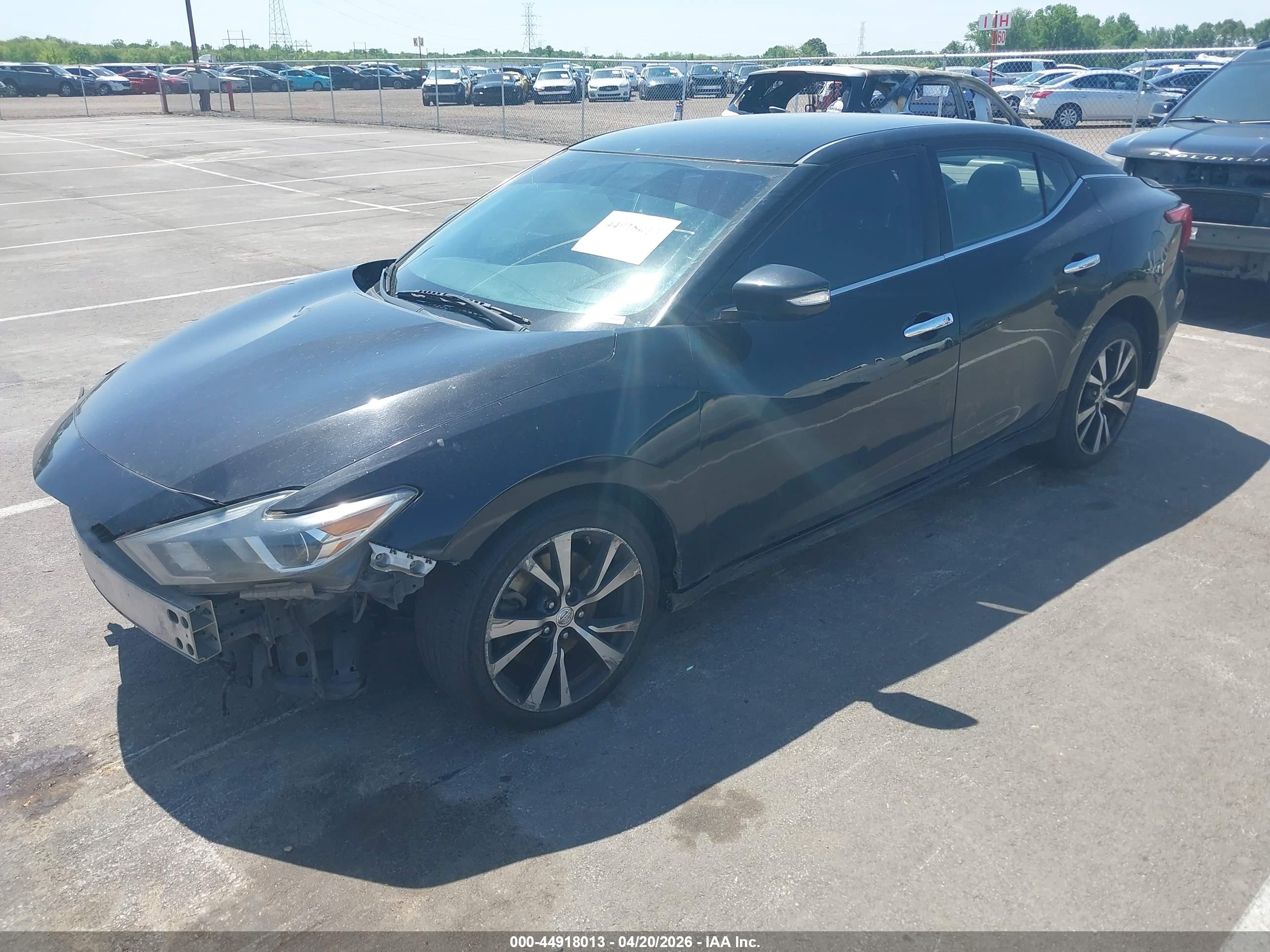 NISSAN MAXIMA image 2