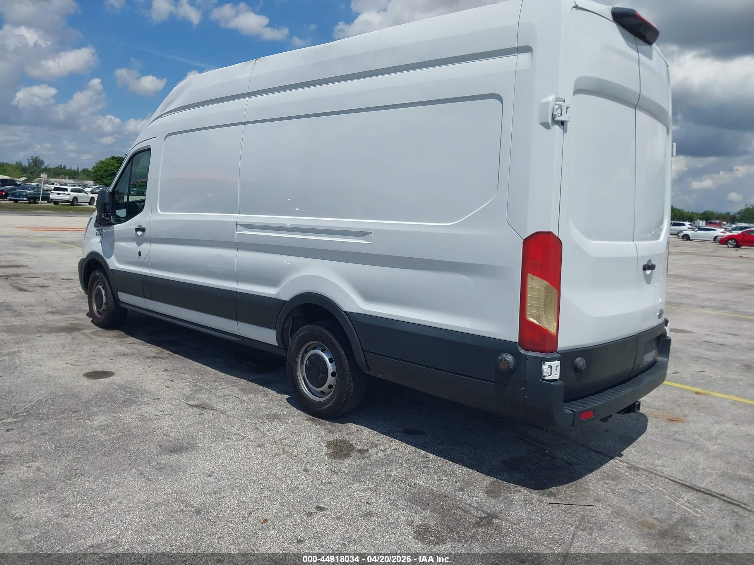 FORD TRANSIT-350 image 3