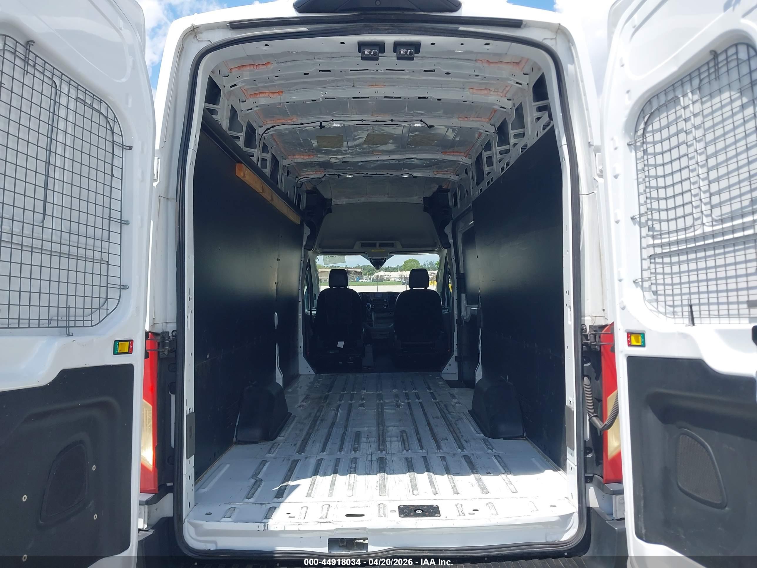 FORD TRANSIT-350 image 8