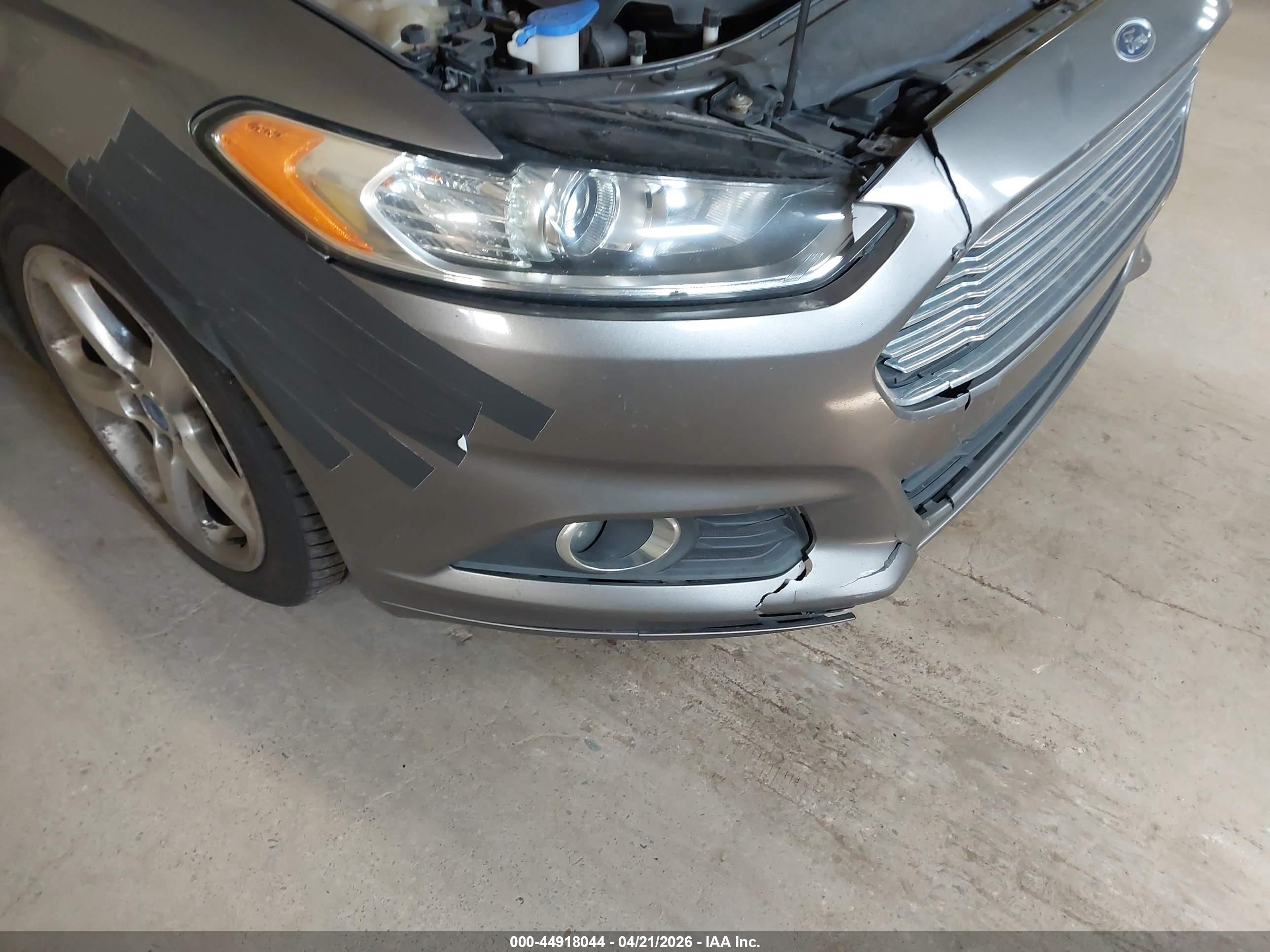 FORD FUSION image 6