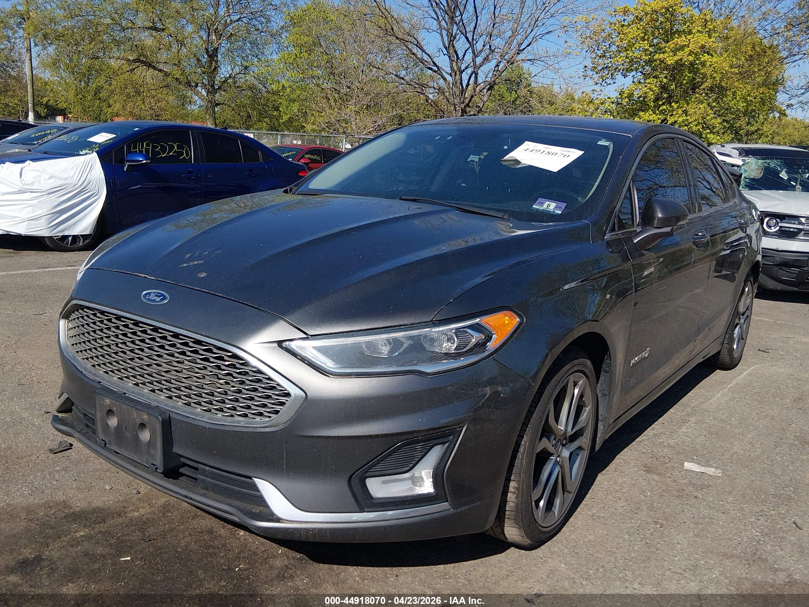 FORD FUSION image 2