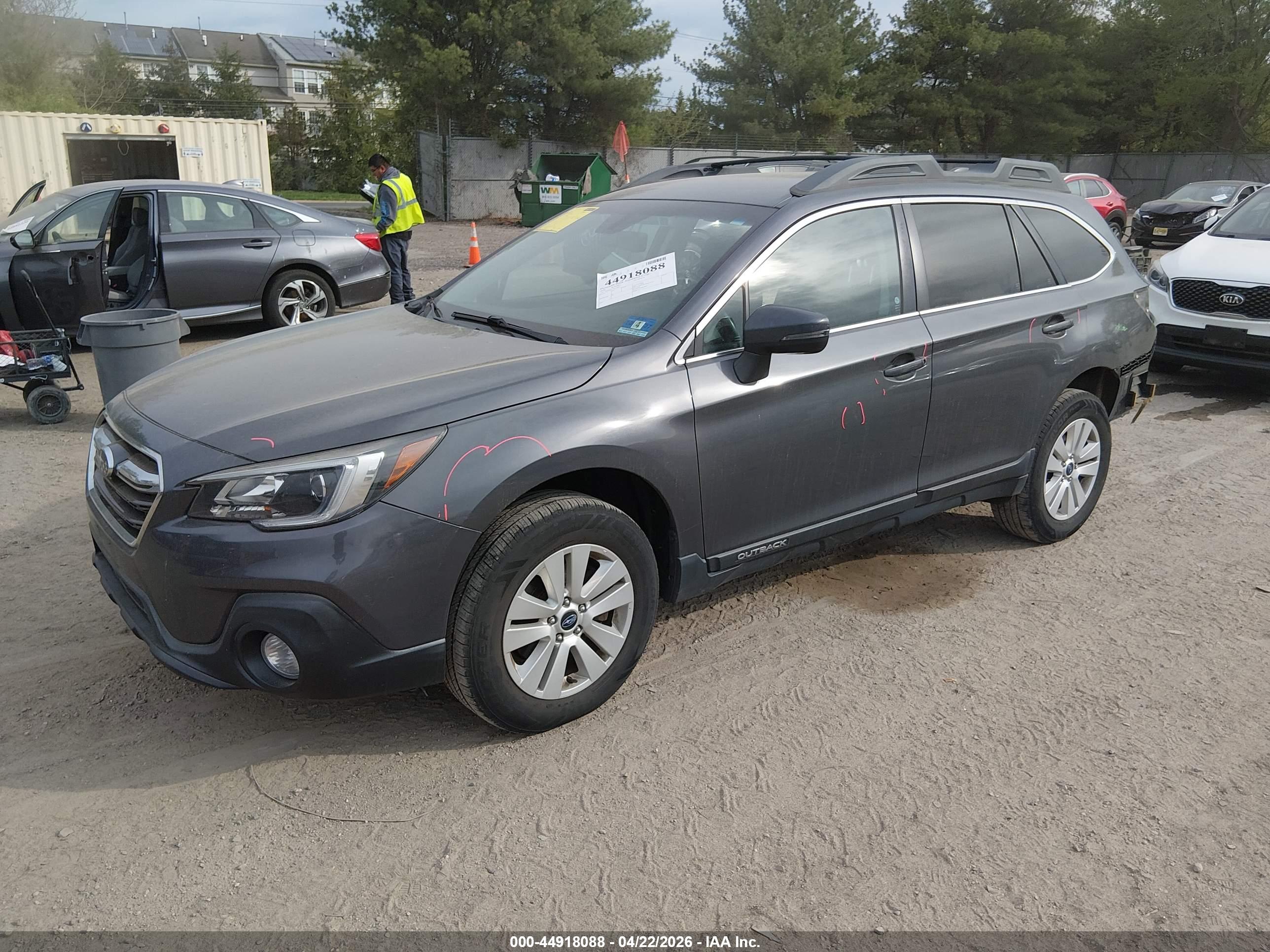 SUBARU OUTBACK image 2