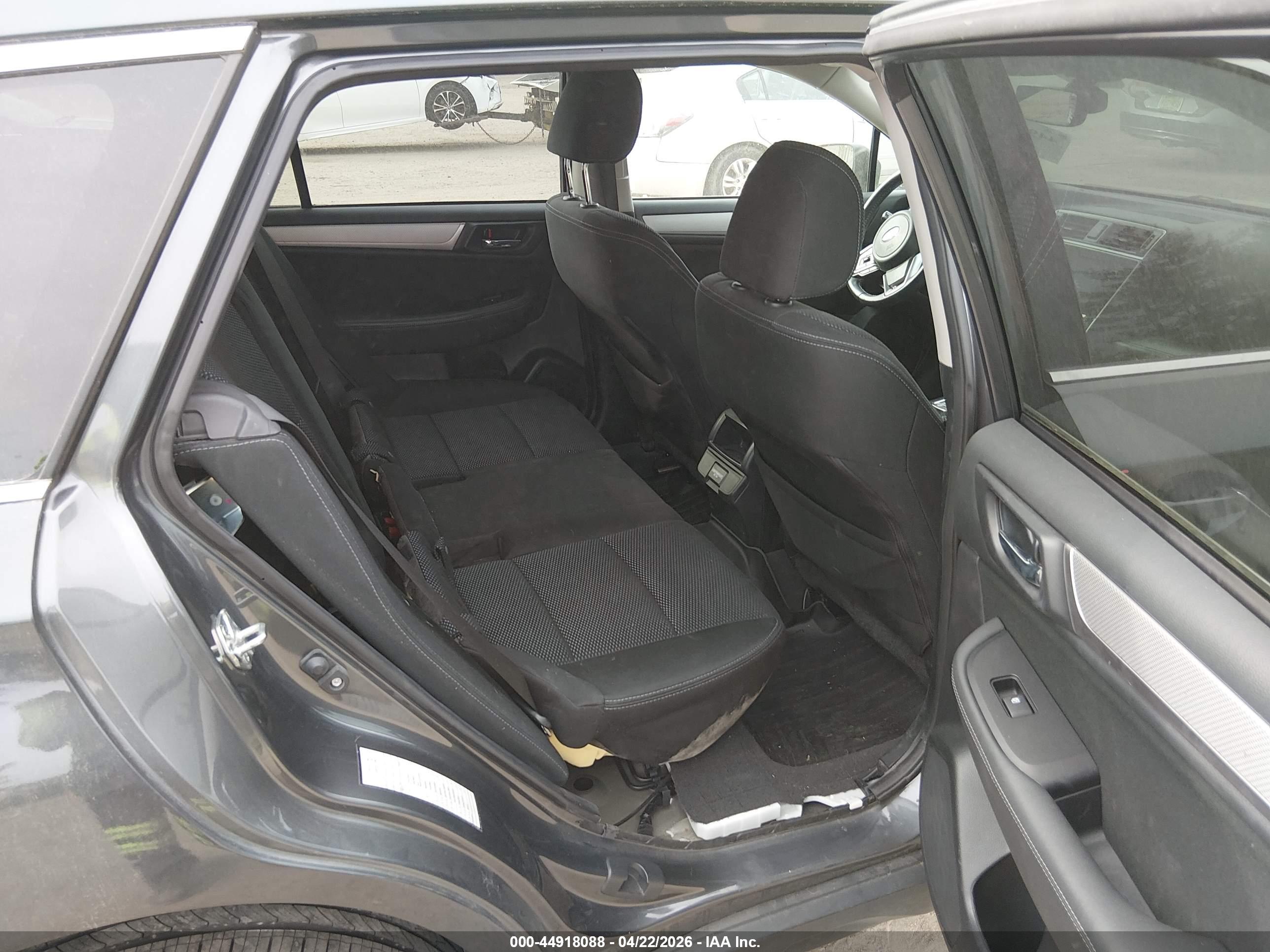 SUBARU OUTBACK image 8