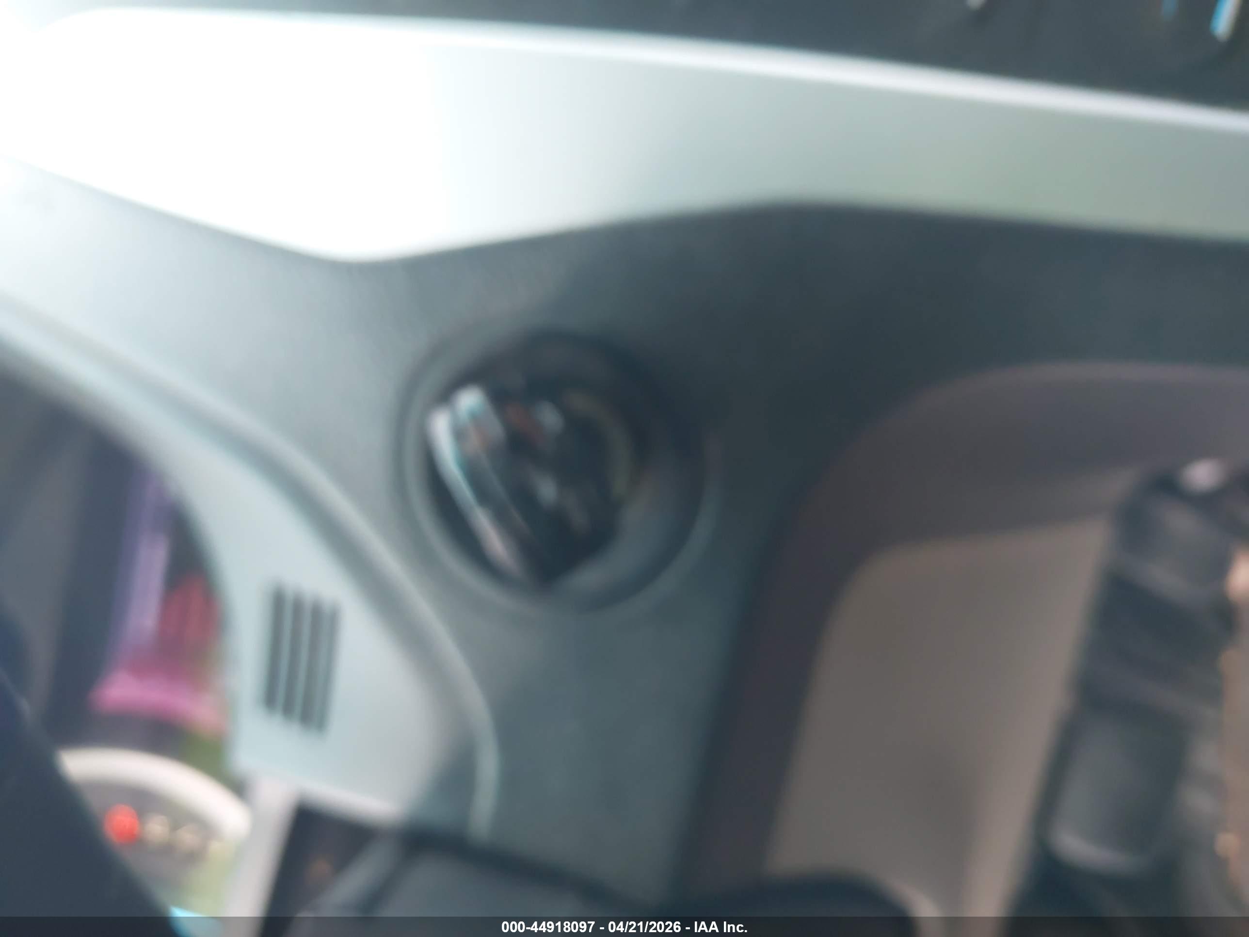 FORD EXPLORER image 11