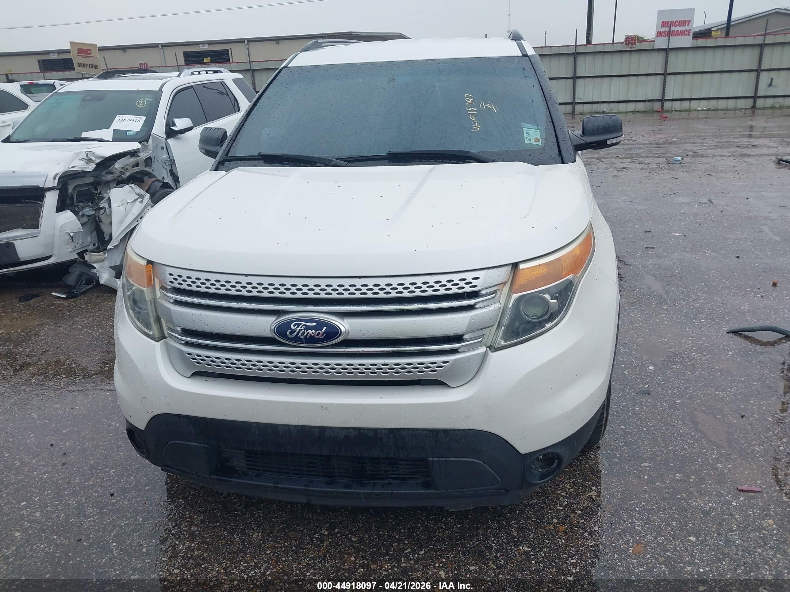 FORD EXPLORER image 6
