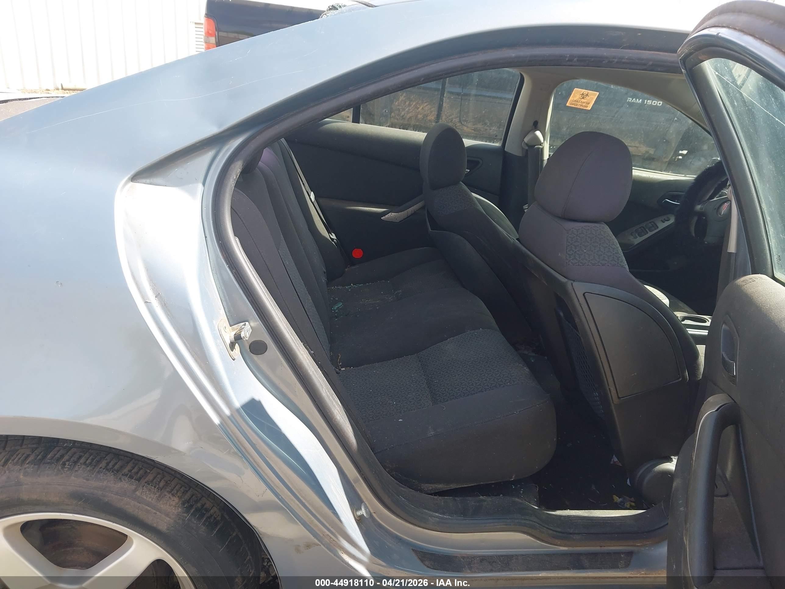 PONTIAC G6 image 8