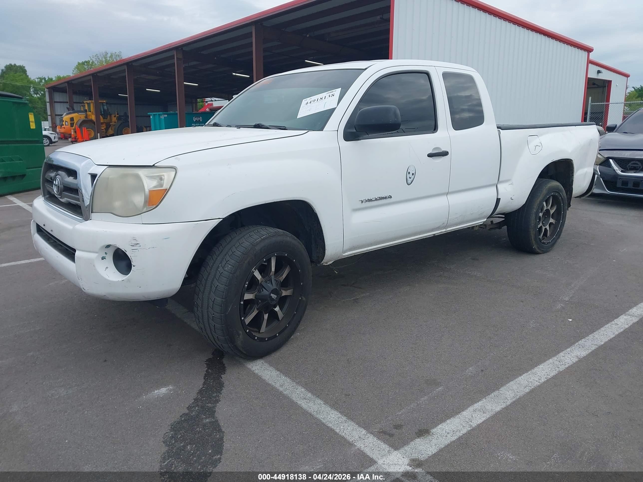 TOYOTA TACOMA image 2