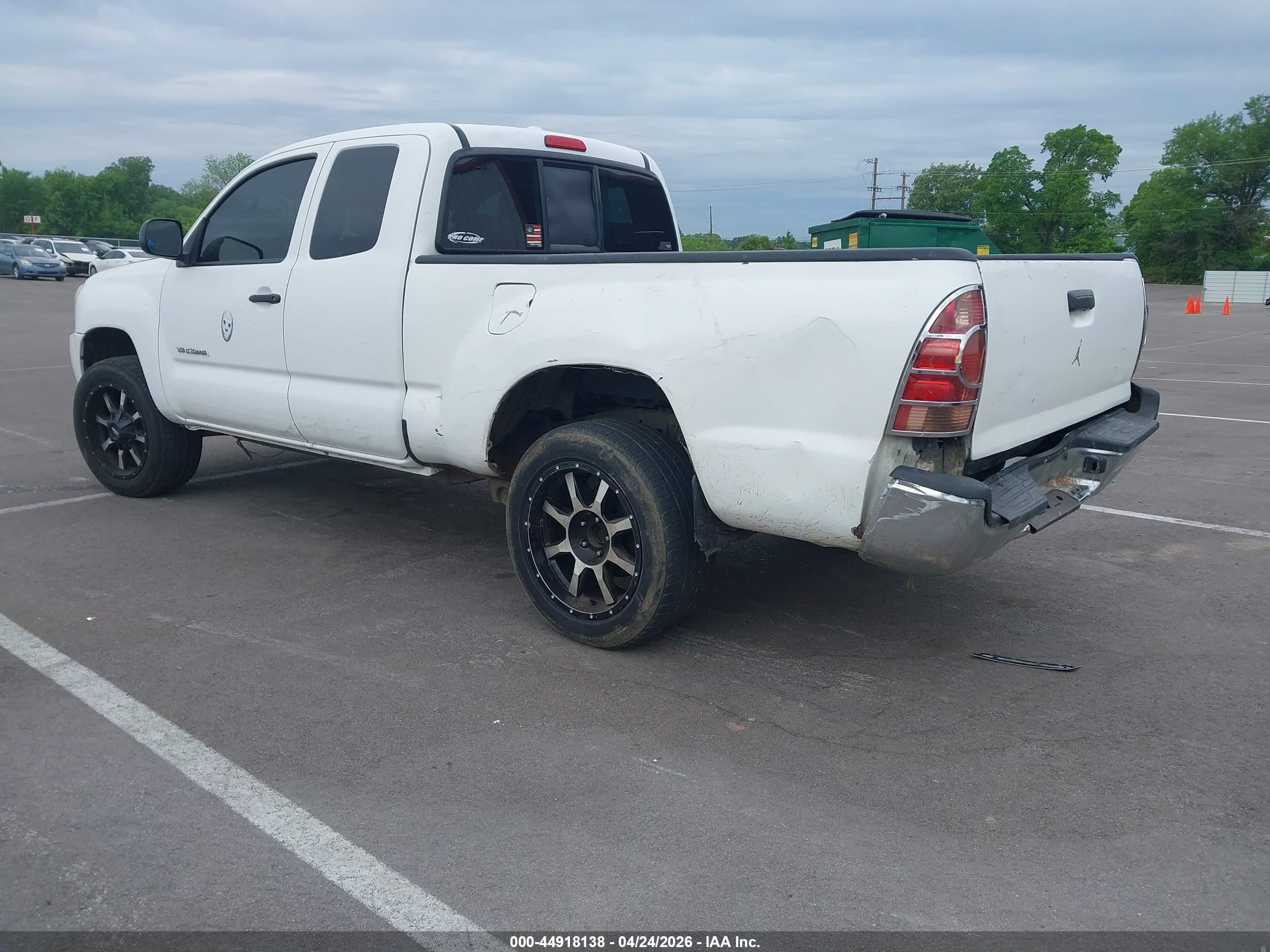 TOYOTA TACOMA image 3