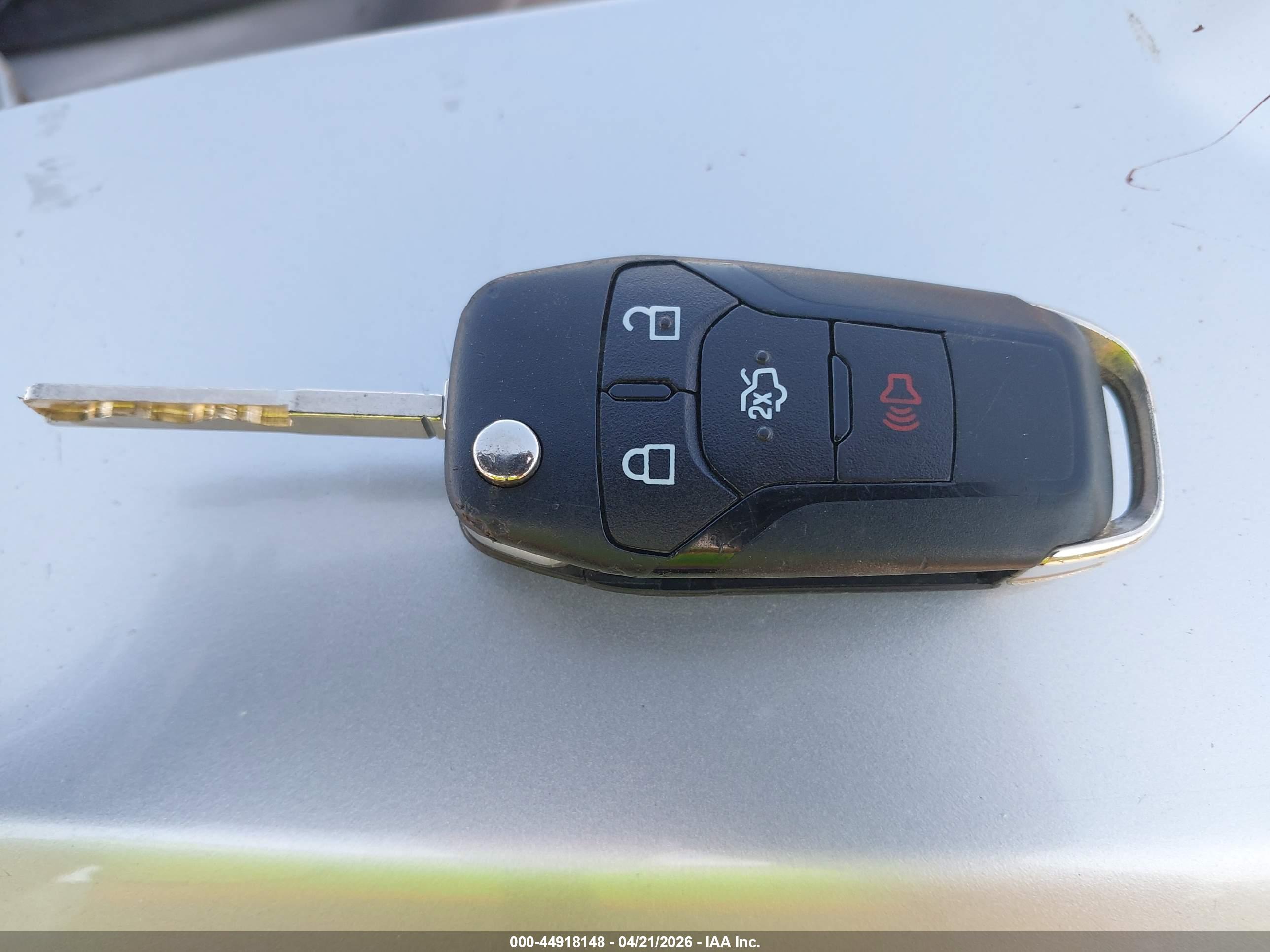 FORD FUSION image 11