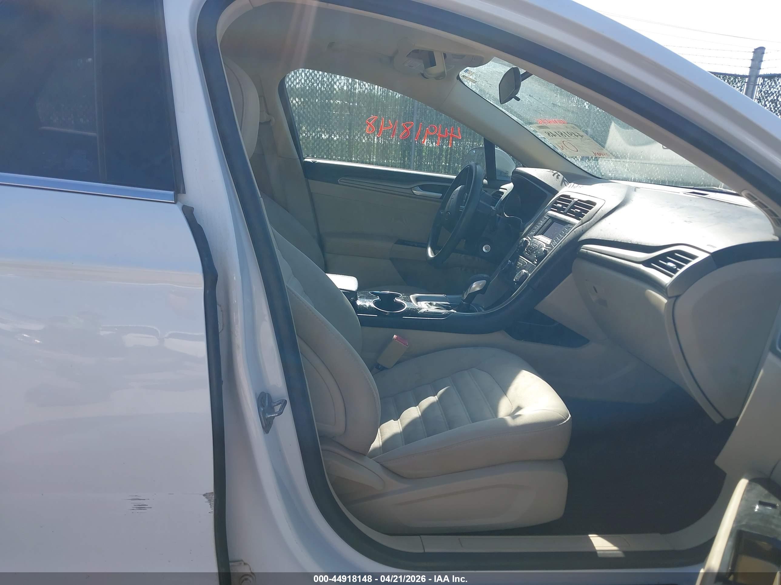 FORD FUSION image 5