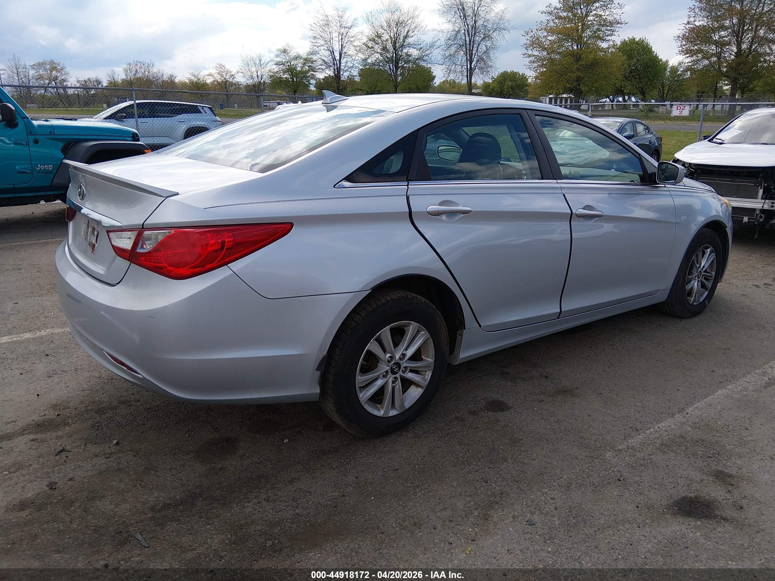 HYUNDAI SONATA image 4