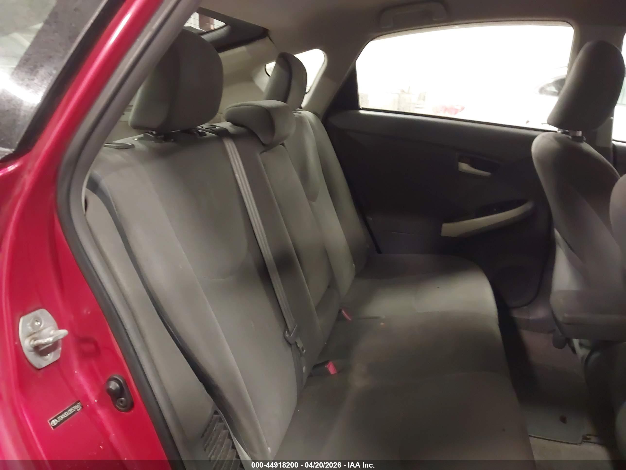 TOYOTA PRIUS image 8