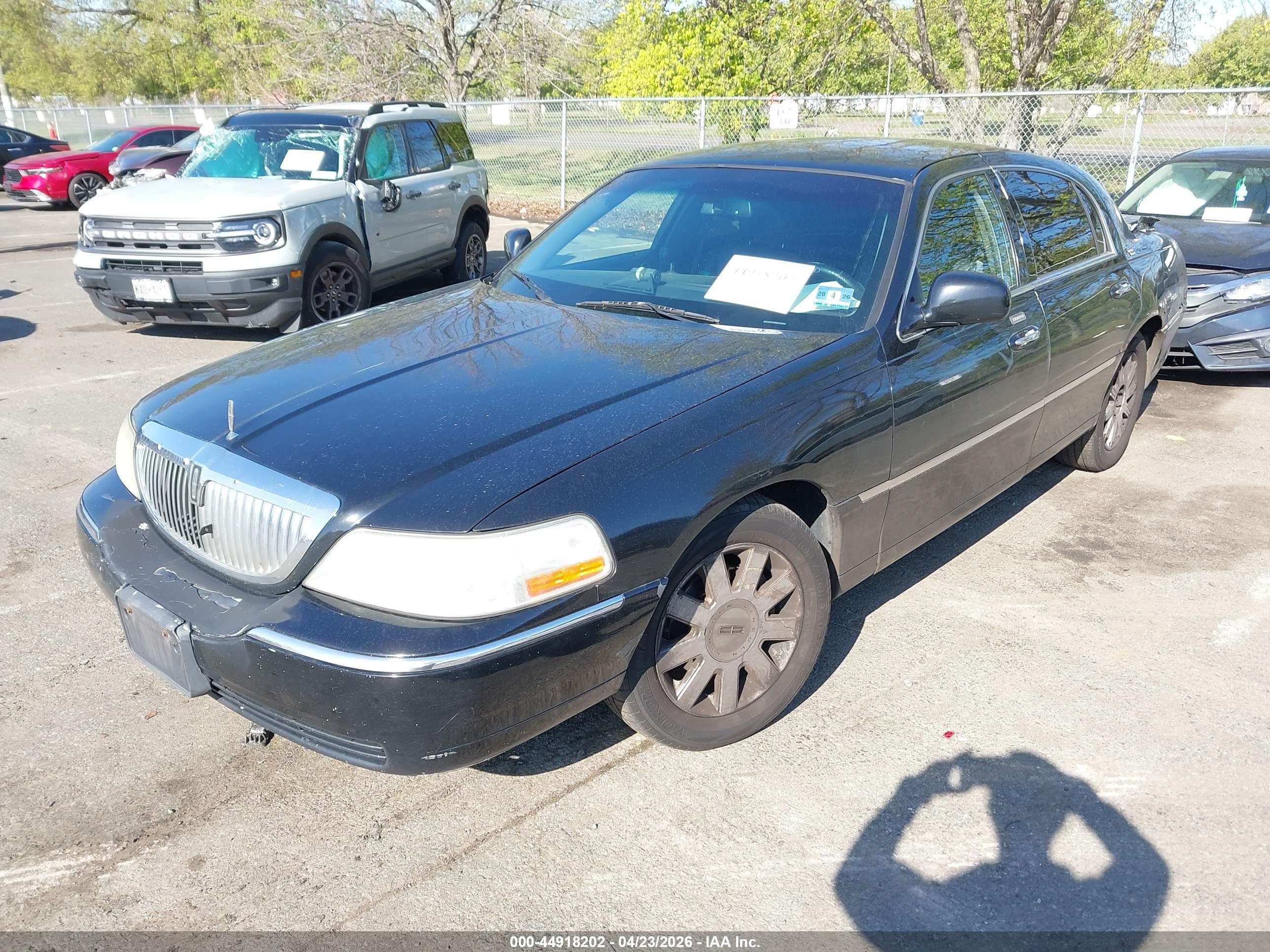 LINCOLN TOWN image 2
