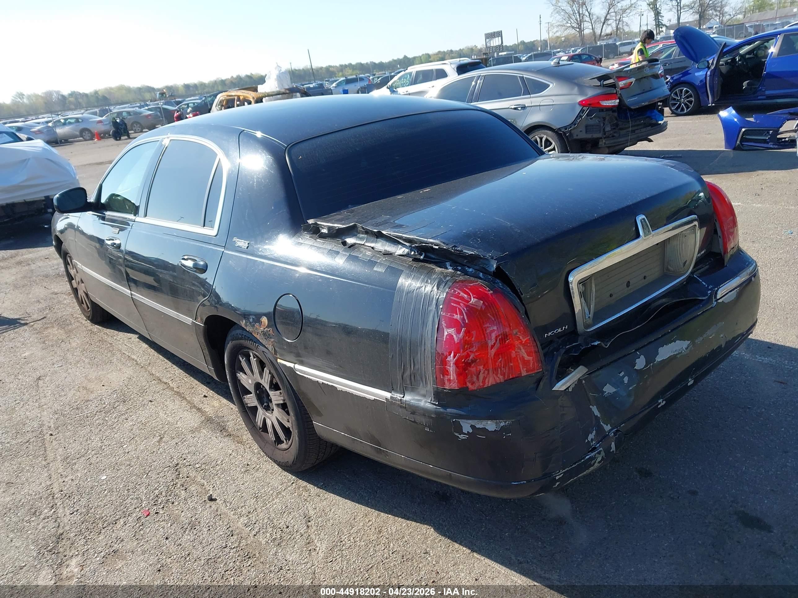 LINCOLN TOWN image 3
