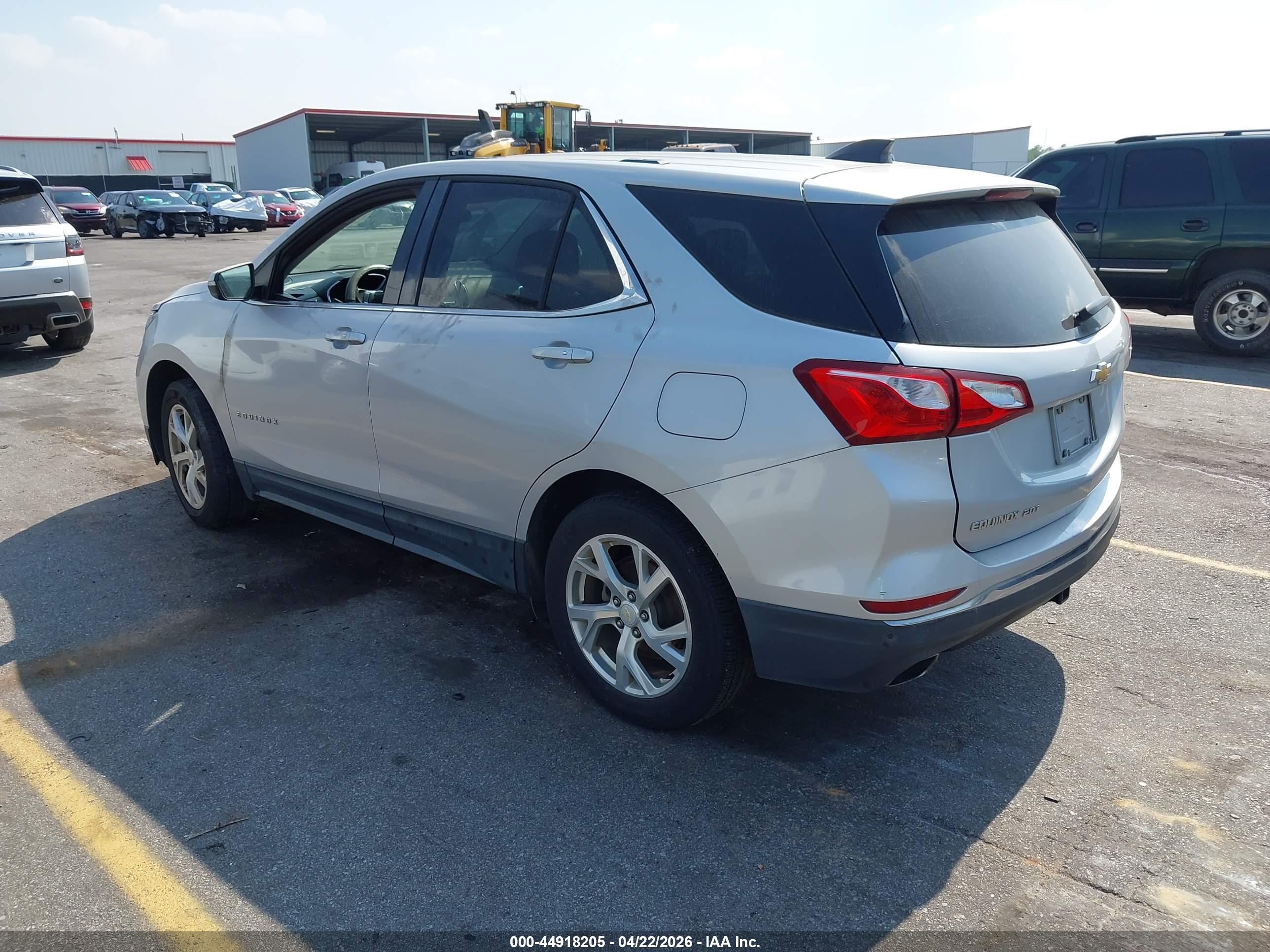 CHEVROLET EQUINOX image 3