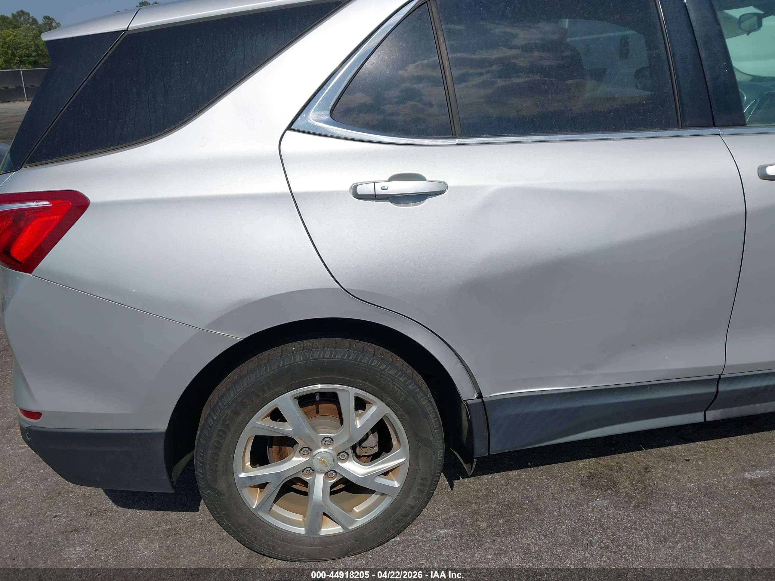 CHEVROLET EQUINOX image 6