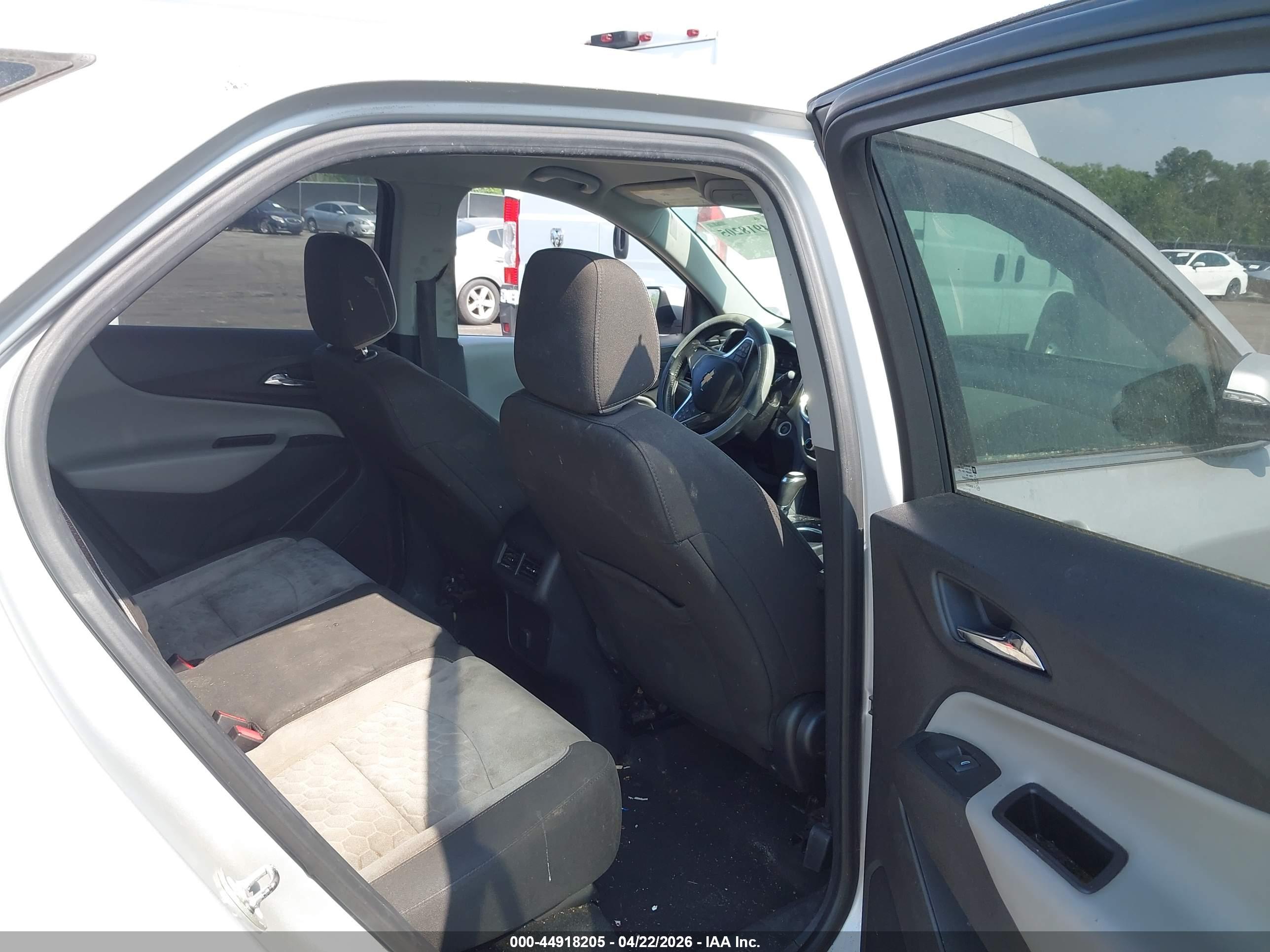 CHEVROLET EQUINOX image 8