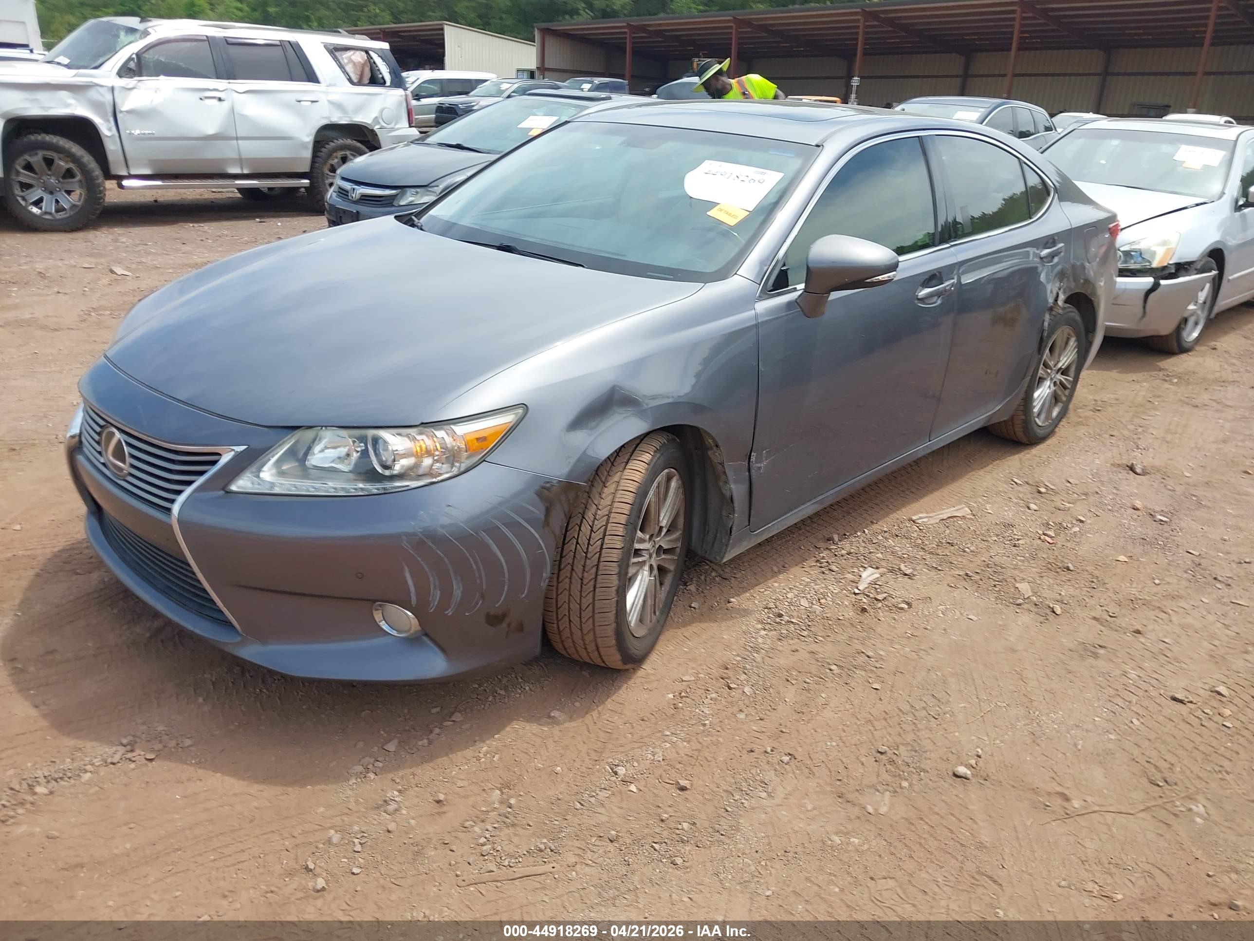 LEXUS ES image 2