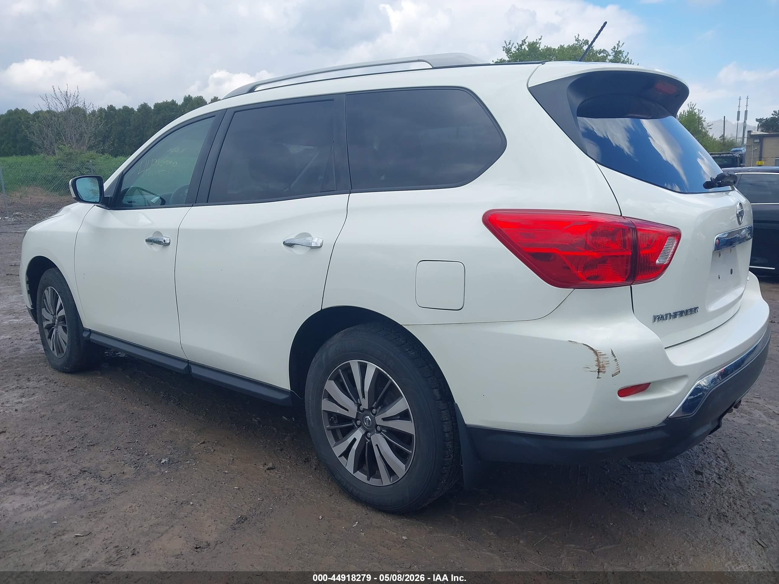 NISSAN PATHFINDER image 3