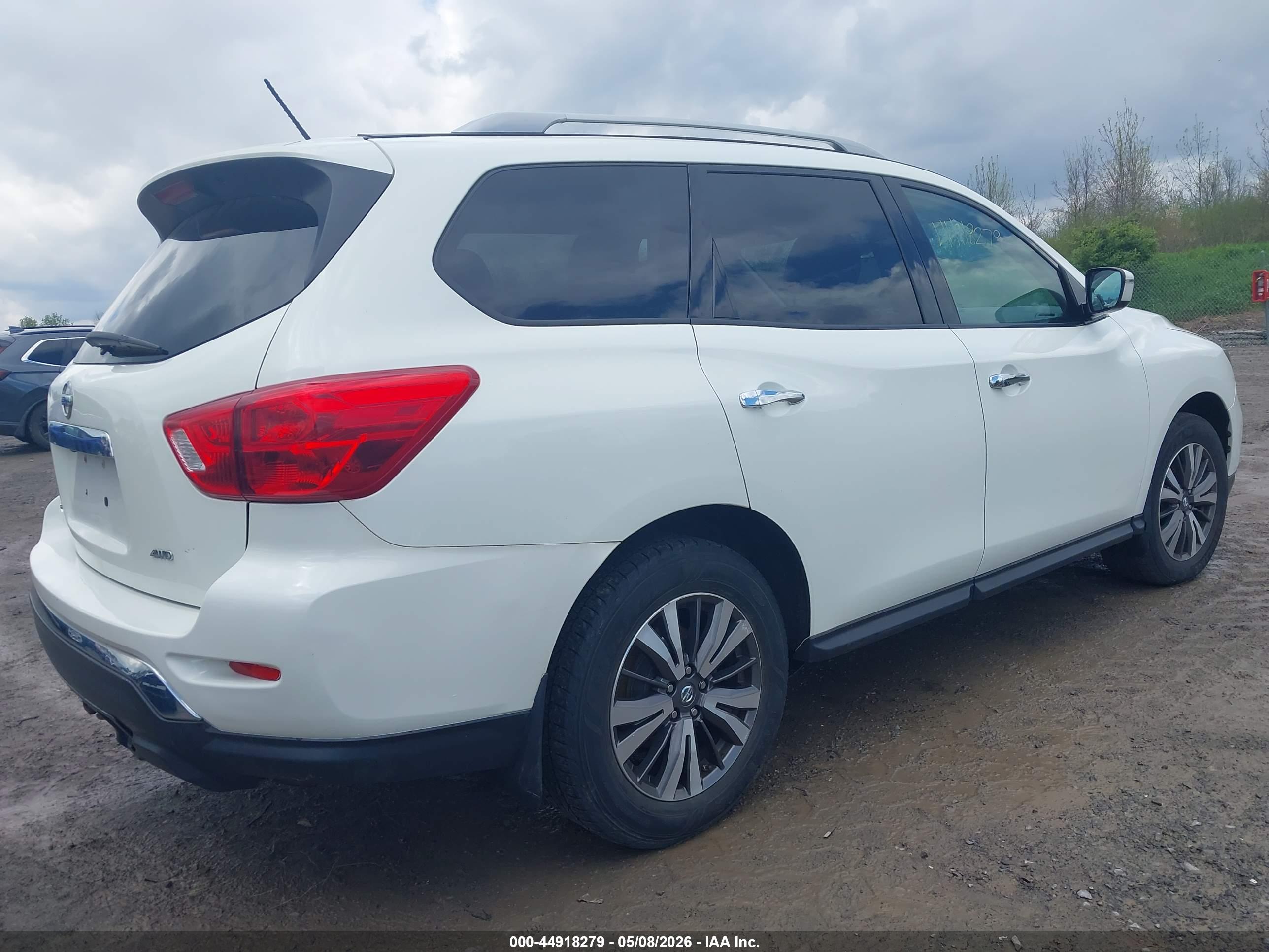 NISSAN PATHFINDER image 4
