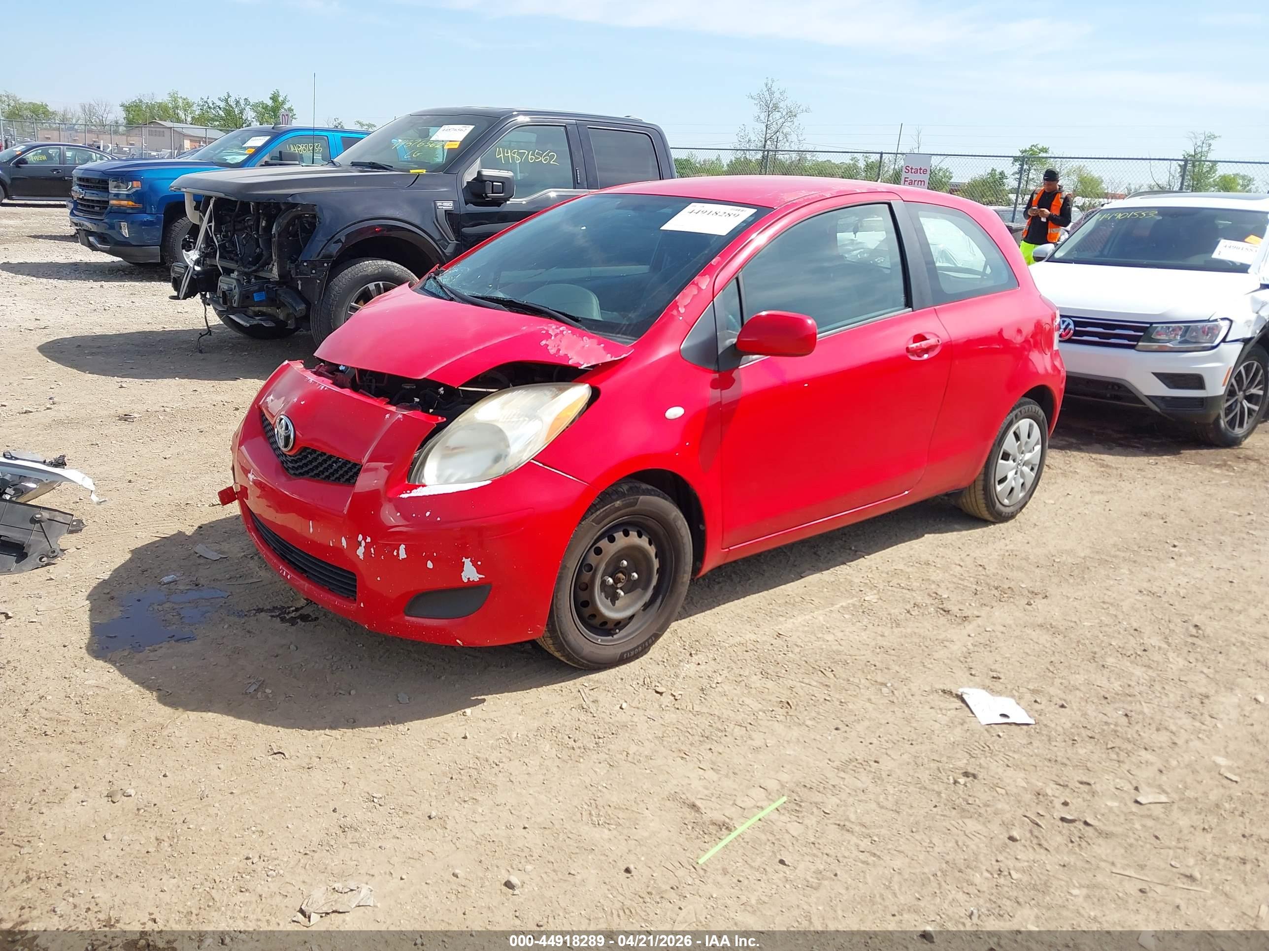TOYOTA YARIS image 2