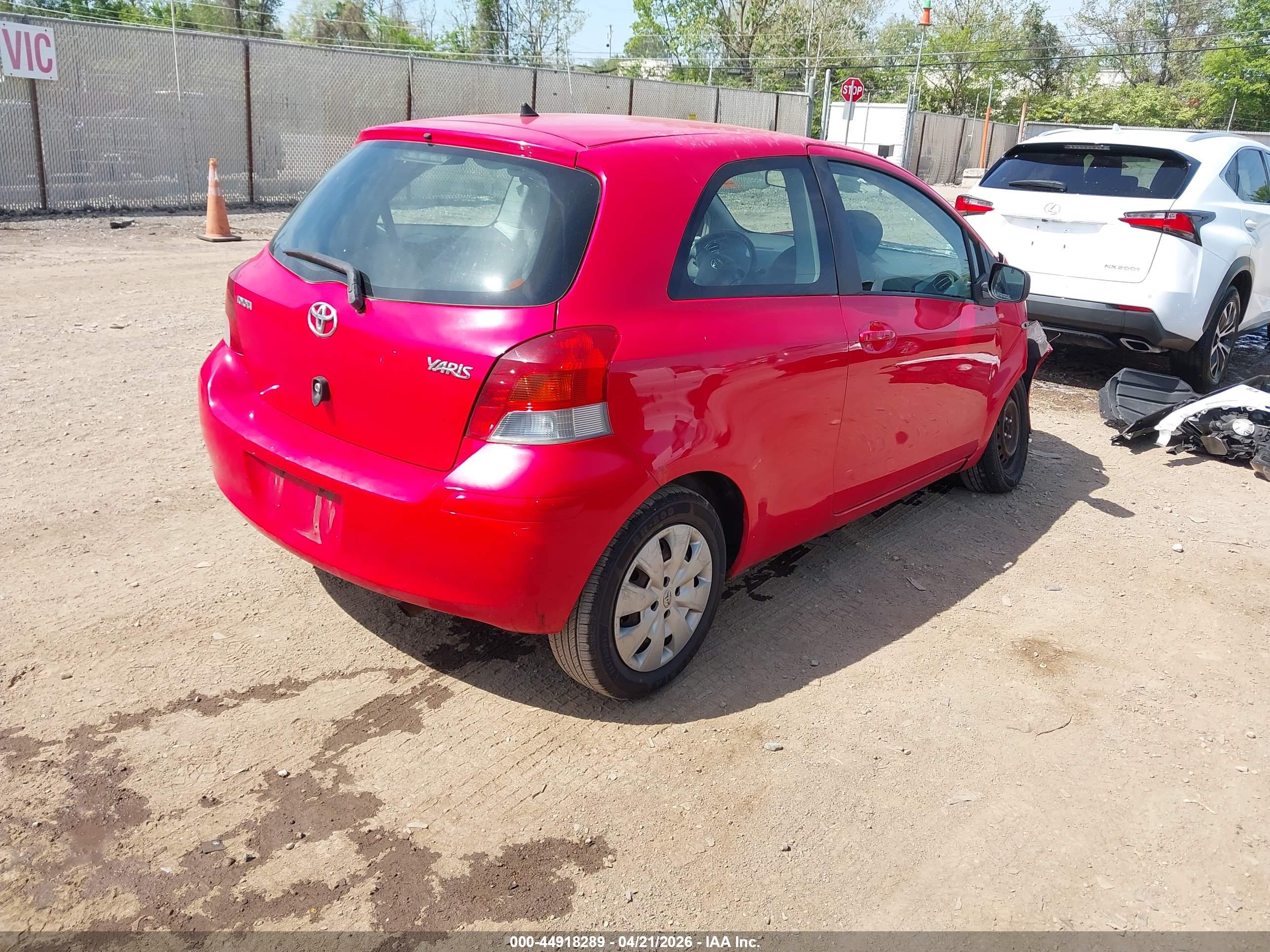 TOYOTA YARIS image 4