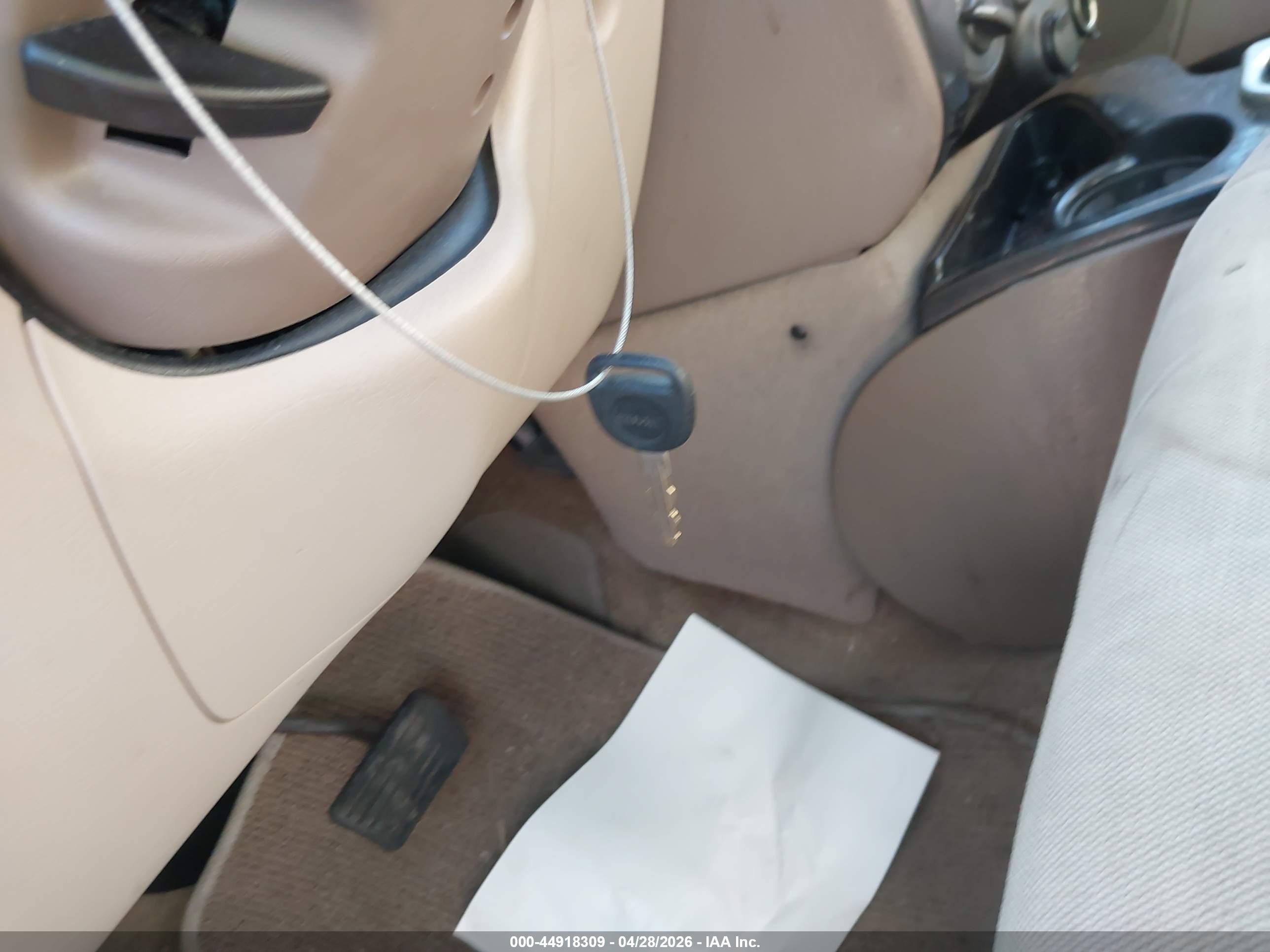 GMC ENVOY image 11