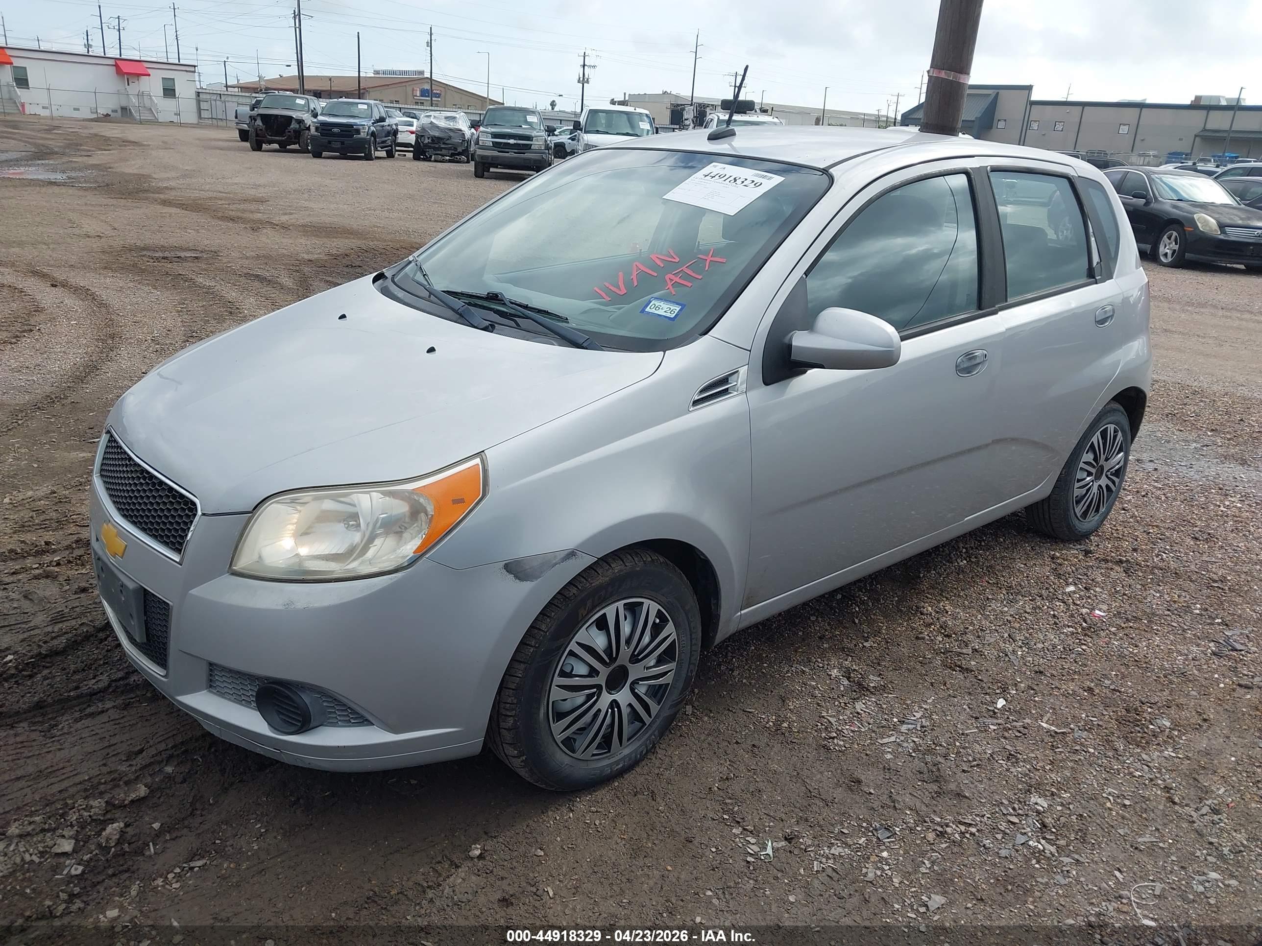 CHEVROLET AVEO image 2