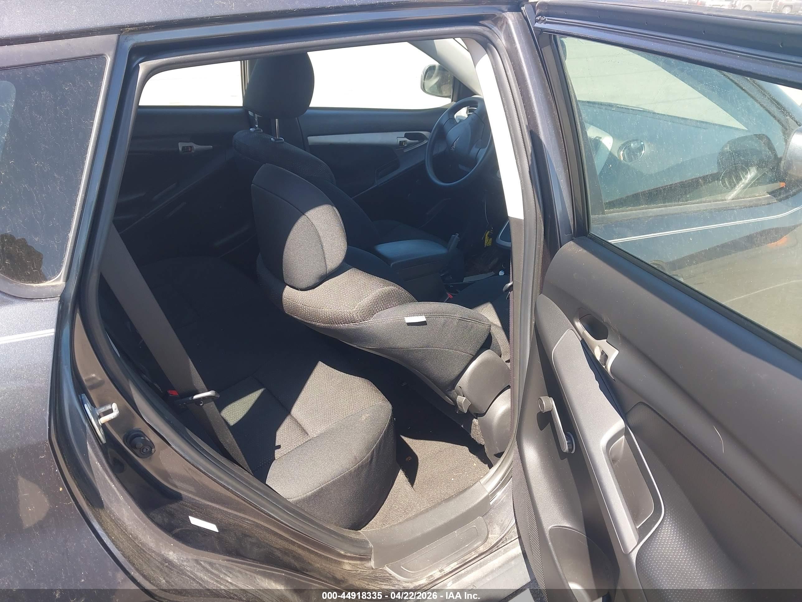 PONTIAC VIBE image 8