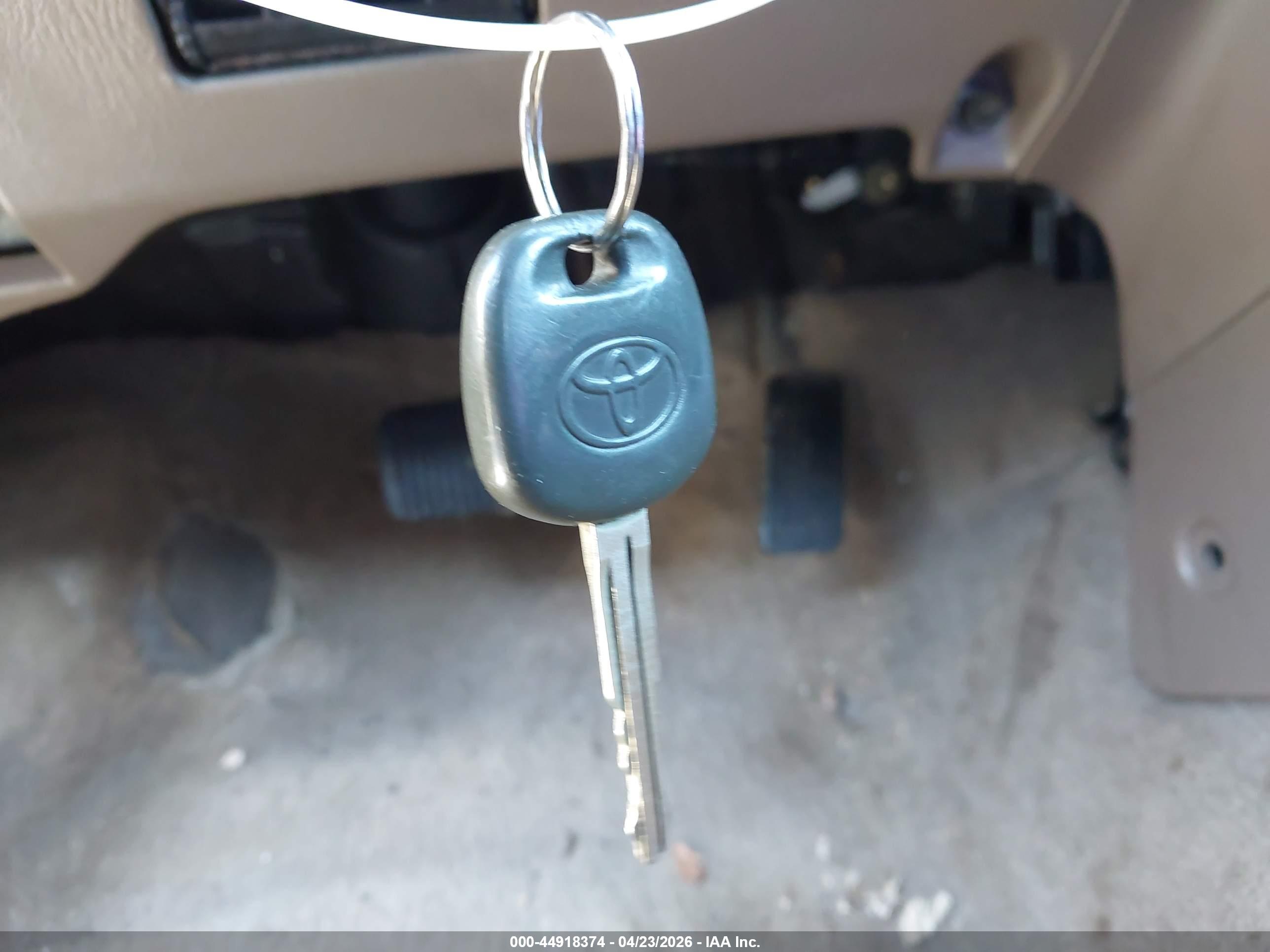 TOYOTA 4RUNNER image 11