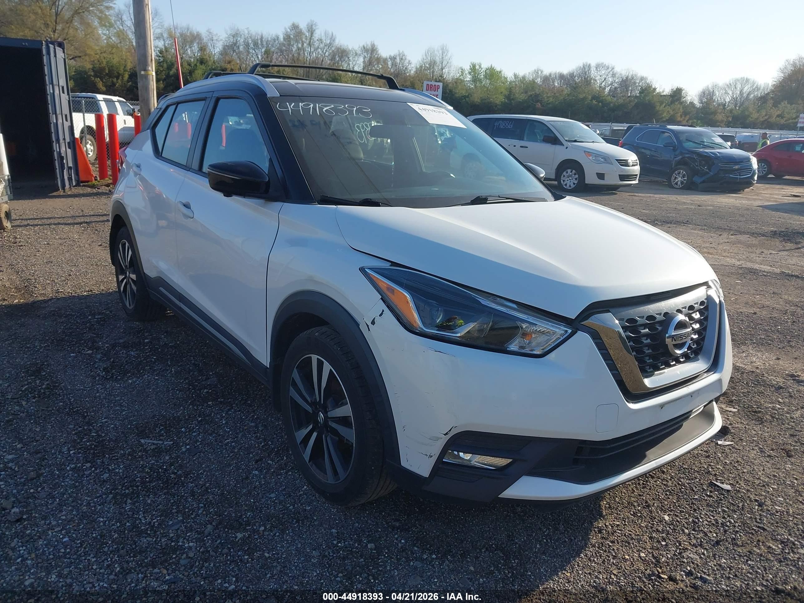 NISSAN KICKS image 6