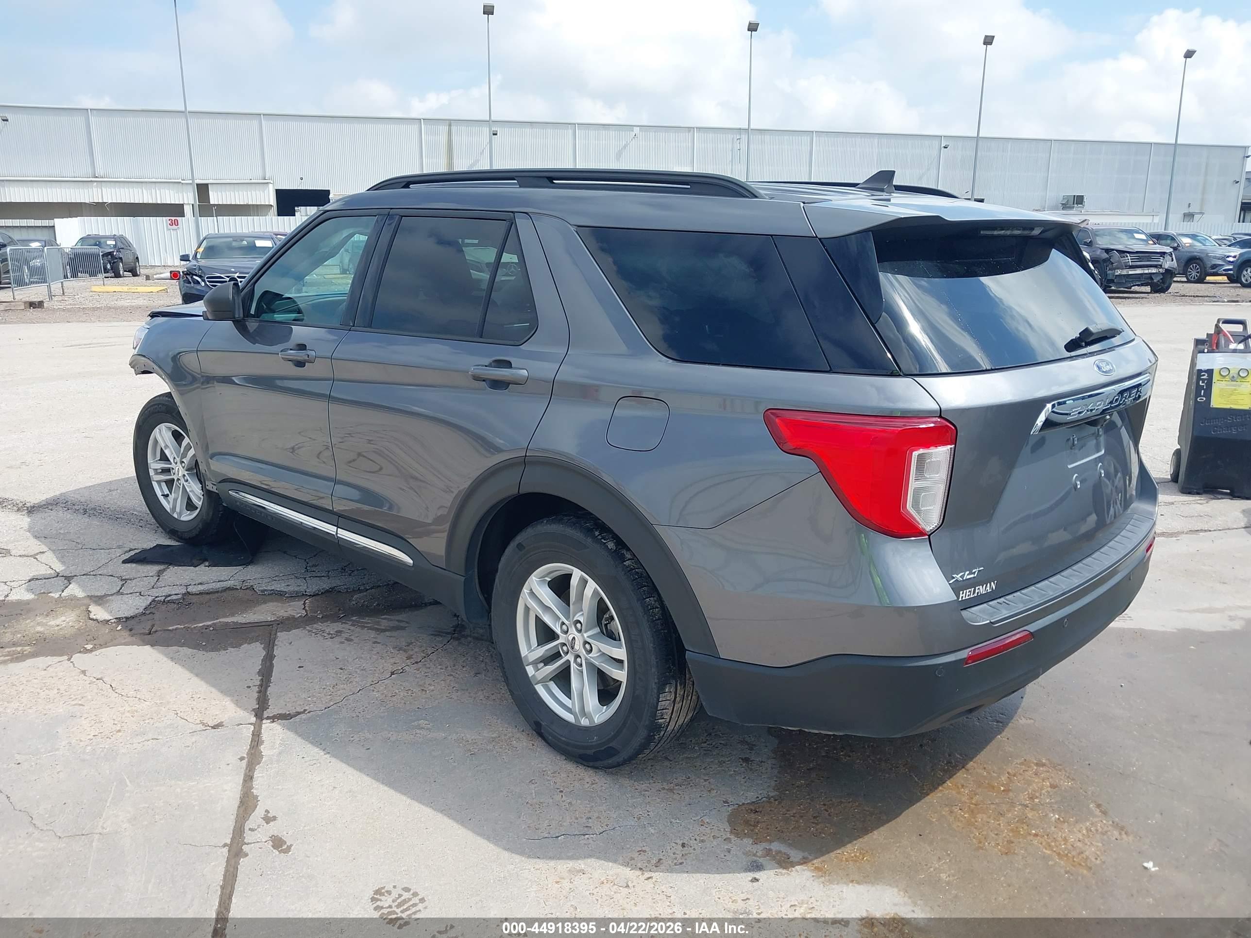 FORD EXPLORER image 3