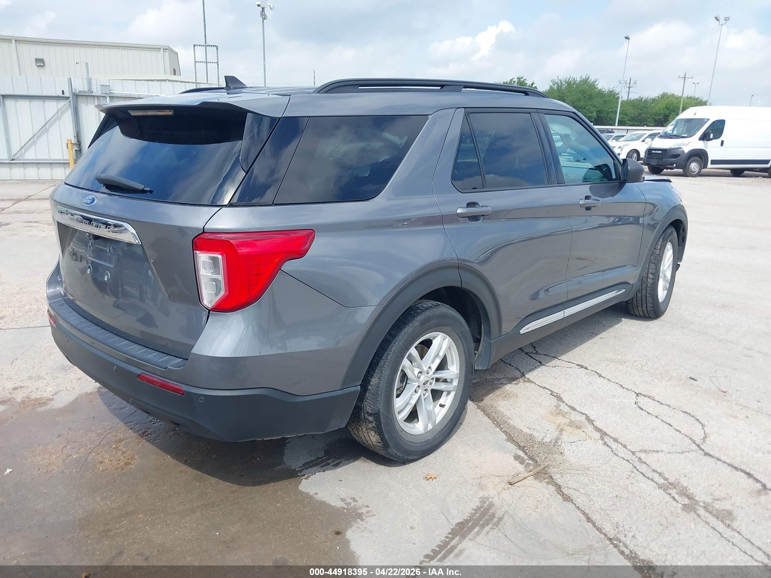 FORD EXPLORER image 4