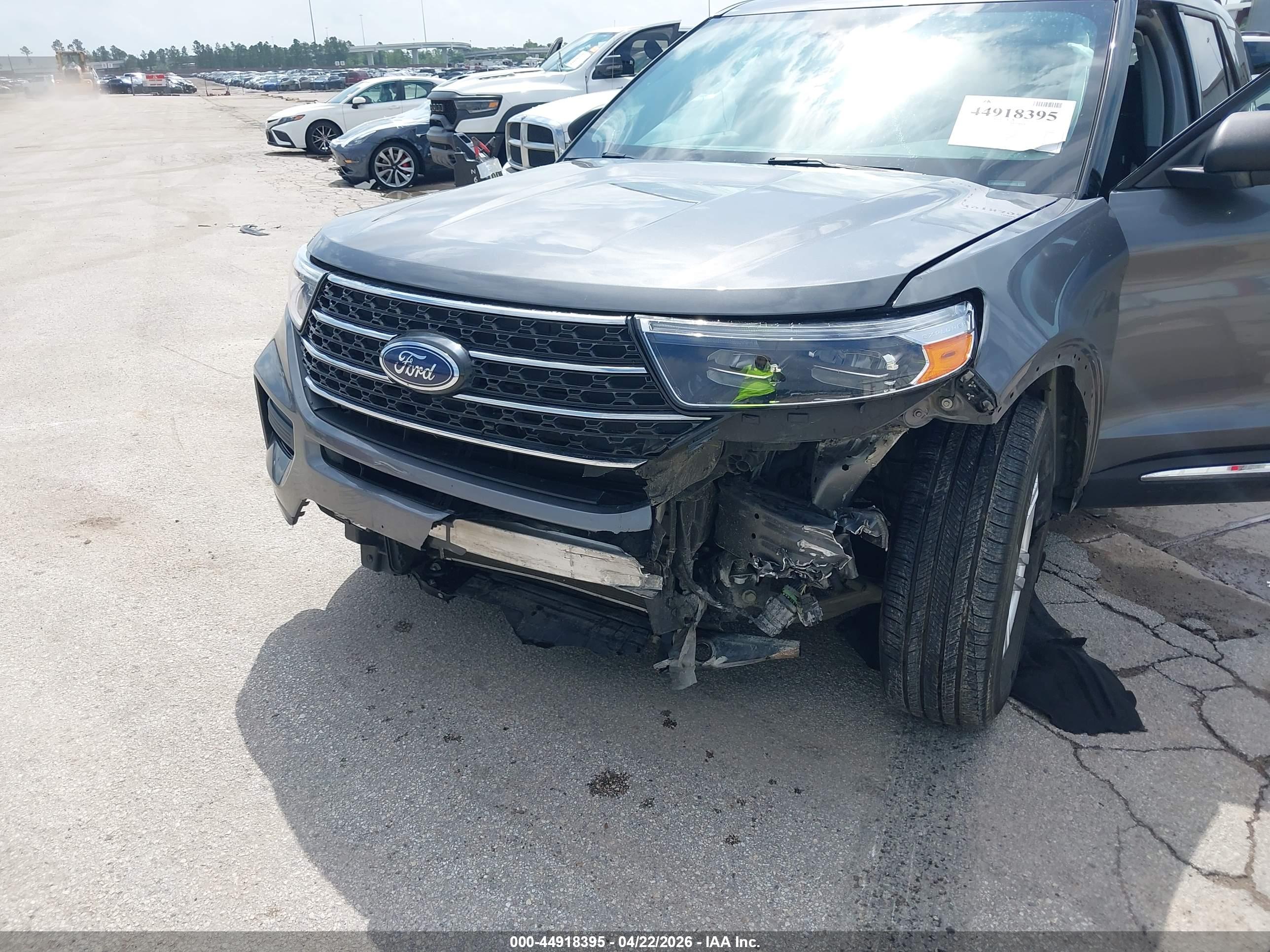 FORD EXPLORER image 6
