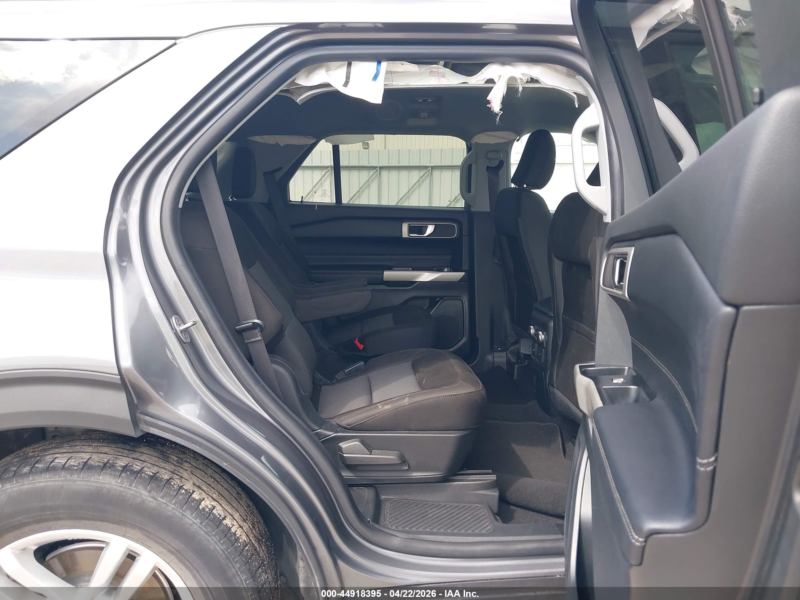 FORD EXPLORER image 8