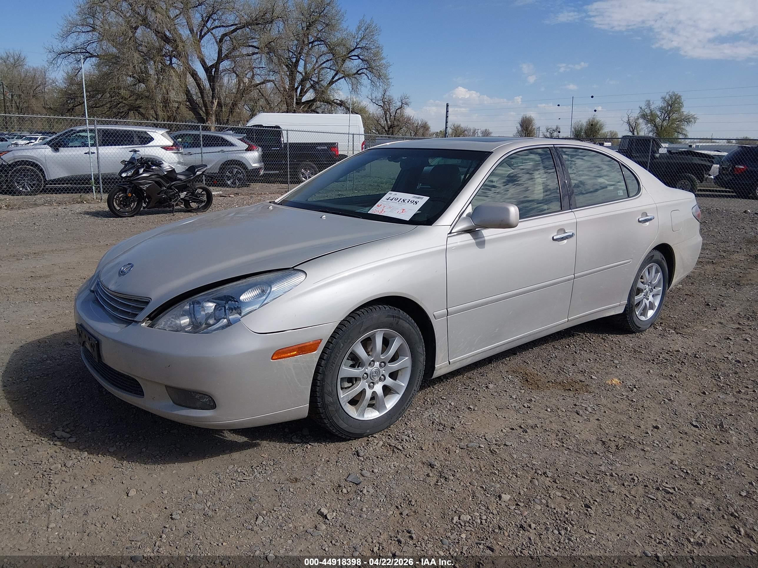 LEXUS ES image 2