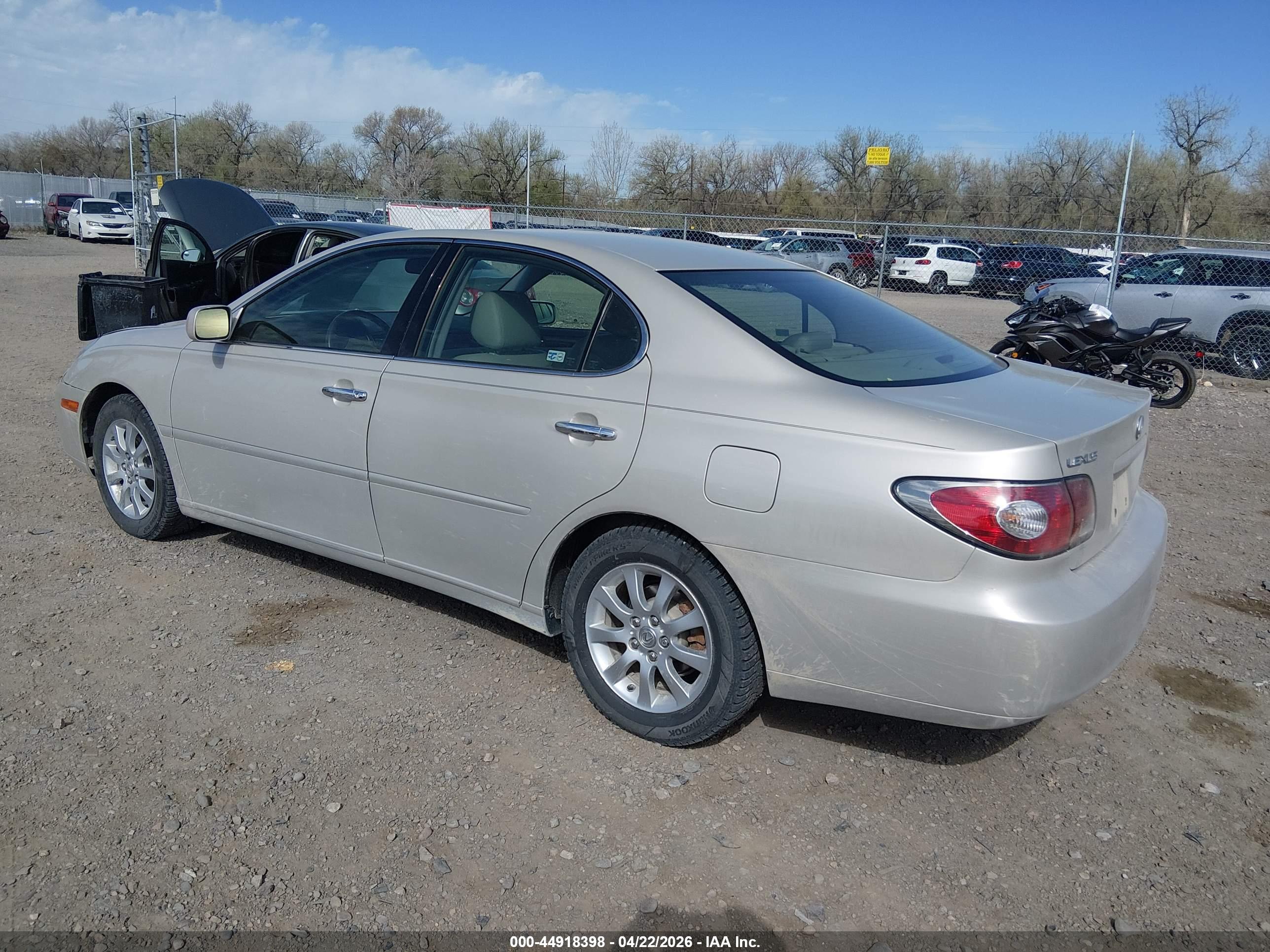 LEXUS ES image 3
