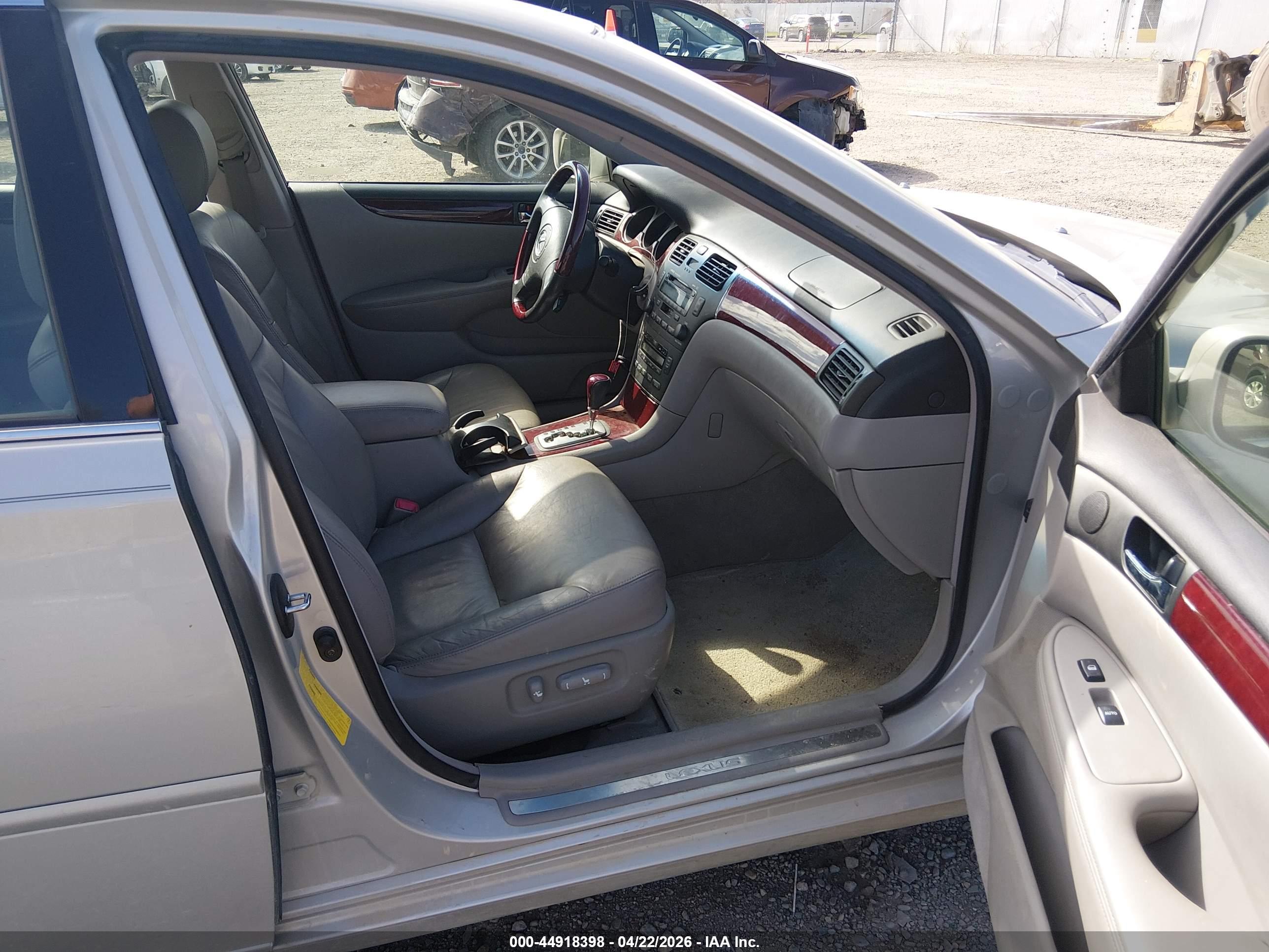 LEXUS ES image 5