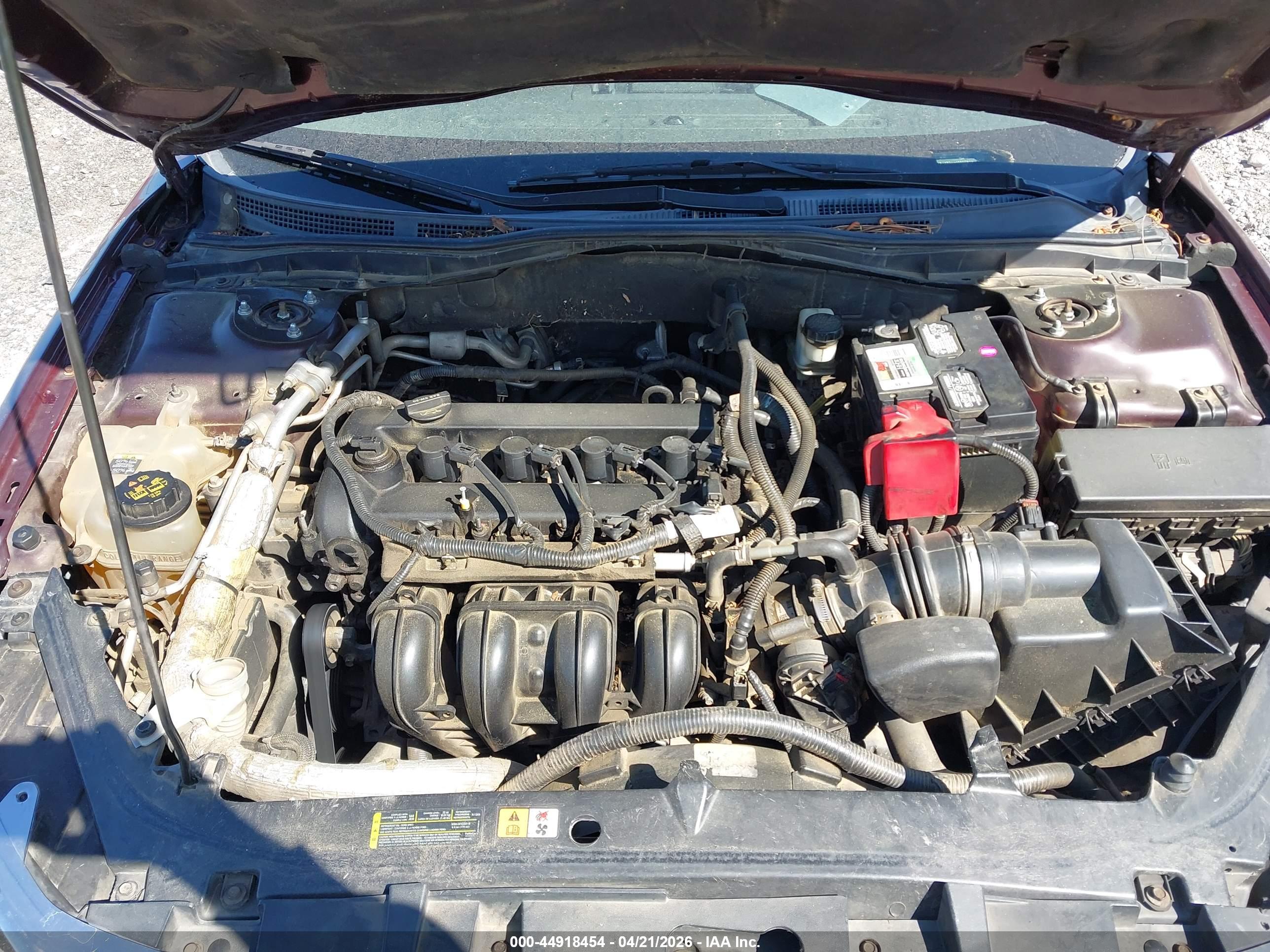 FORD FUSION image 10