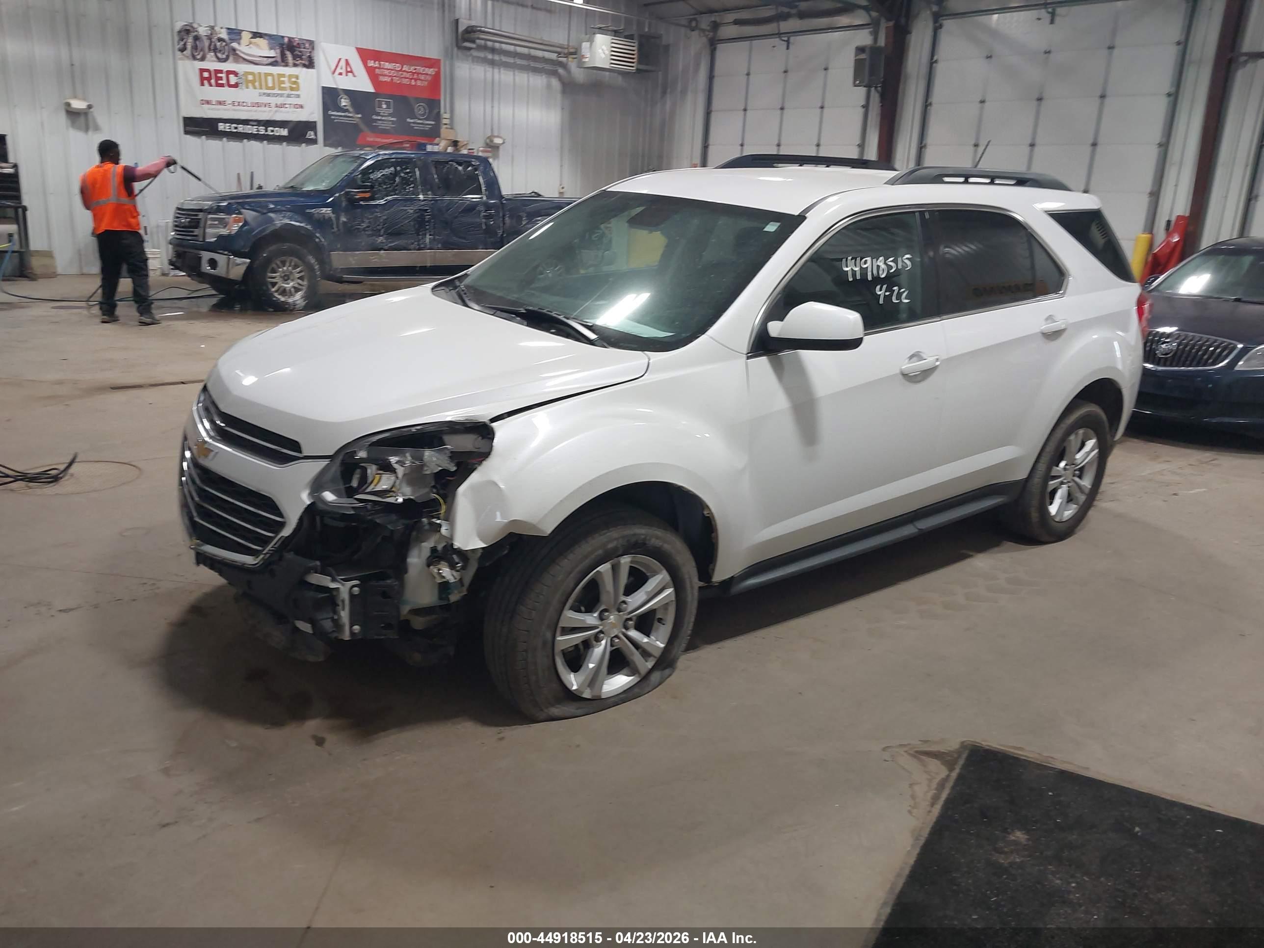 CHEVROLET EQUINOX image 2