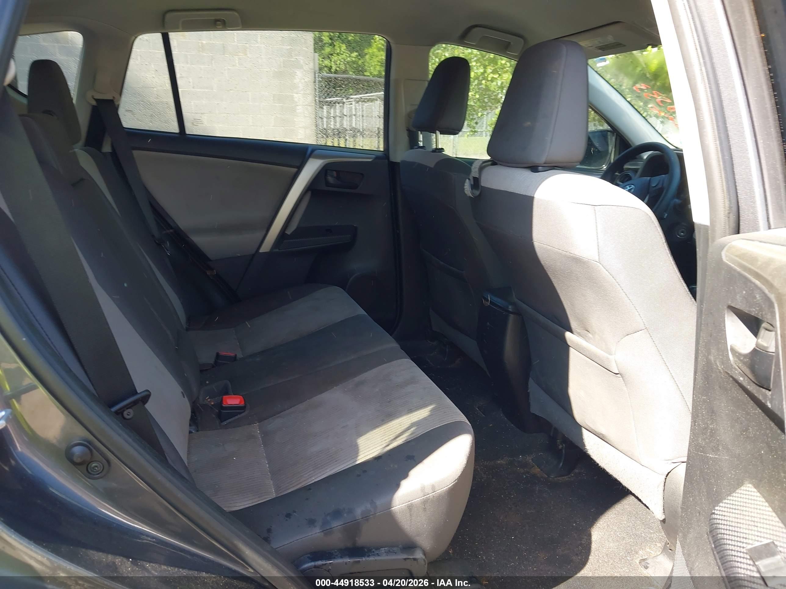 TOYOTA RAV4 image 8